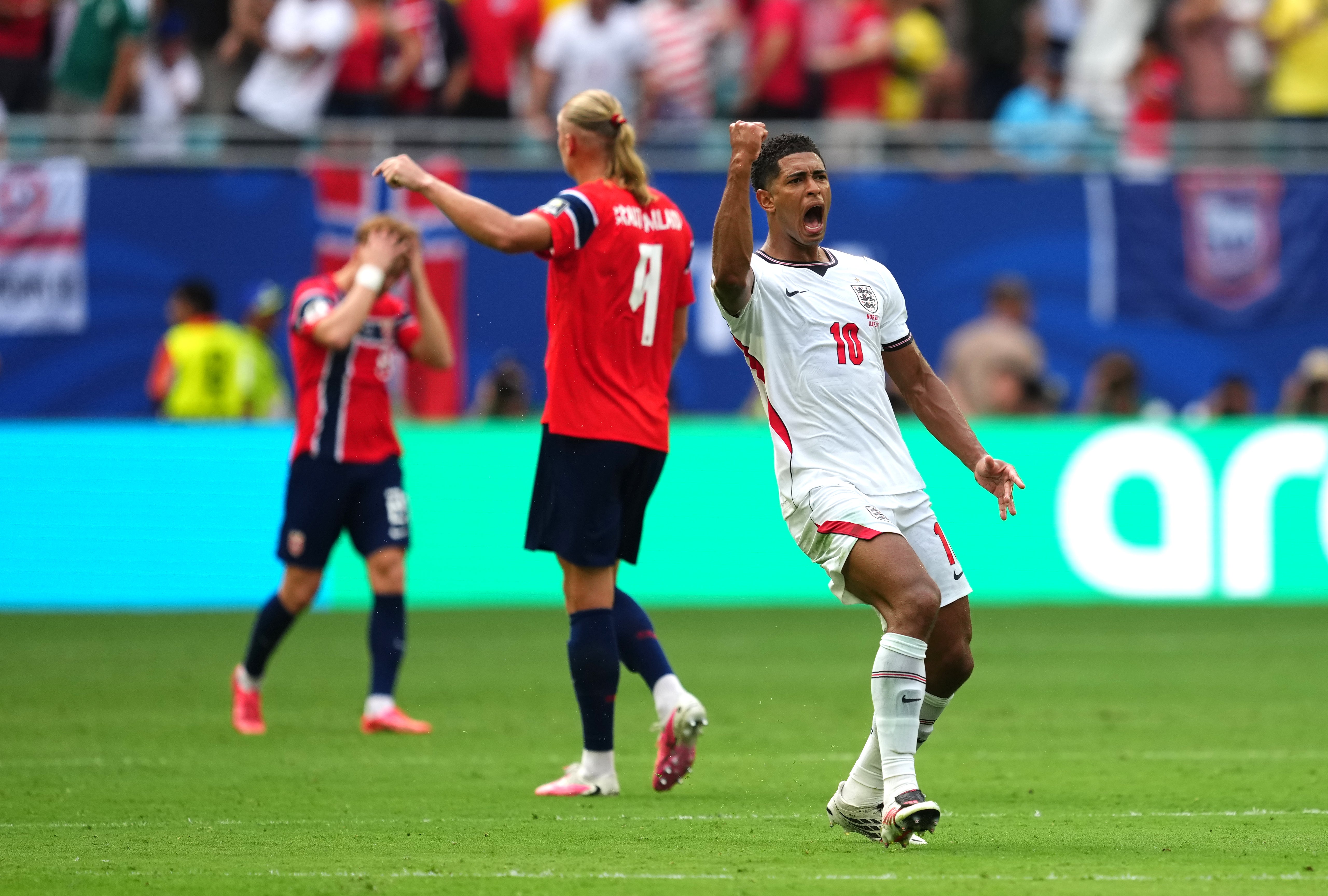 Bellingham celebrates equalising against Norway
