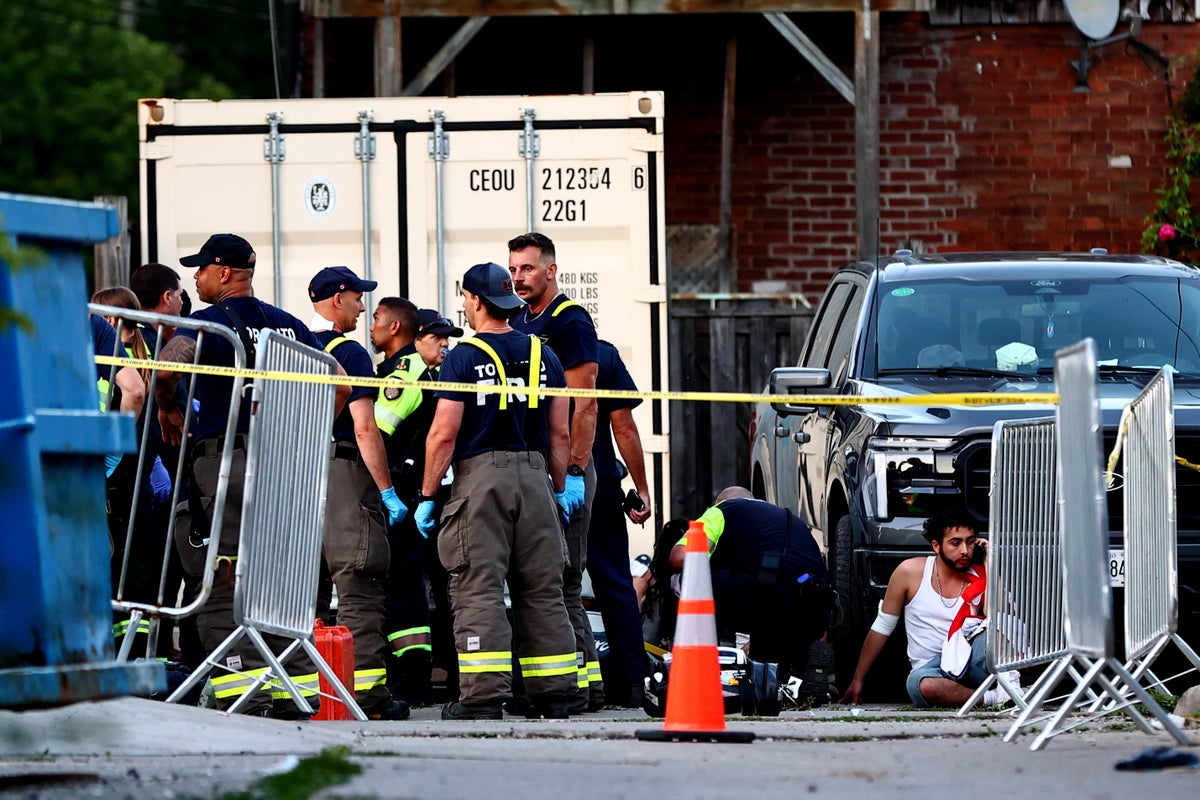 Shooting near Toronto street festival kills 2 people and wounds 4, police say – UK Times Shooting near Toronto street festival kills 2 people and wounds 4, police say – UK Times