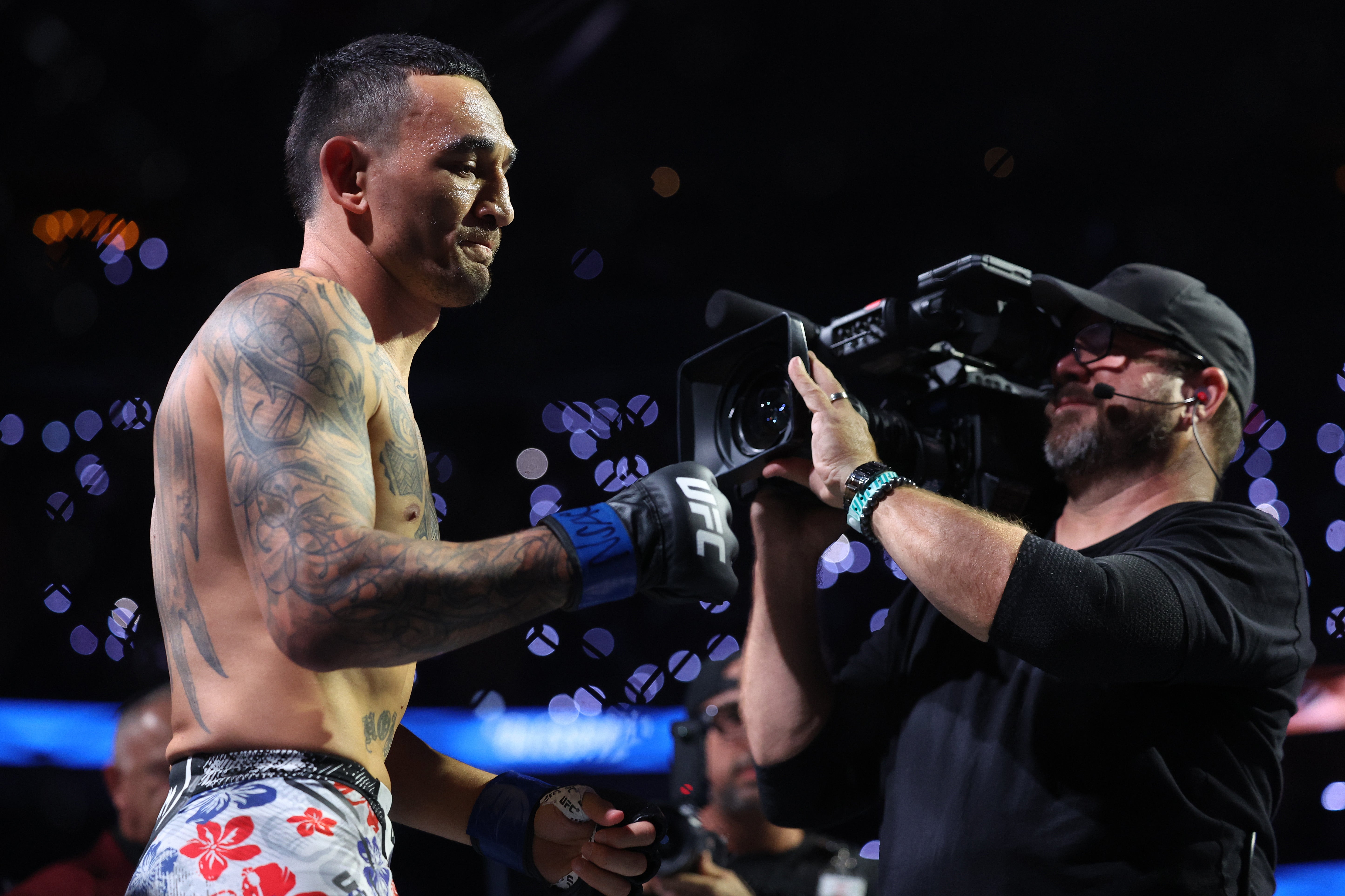 Holloway looking relaxed before the first round (Getty)