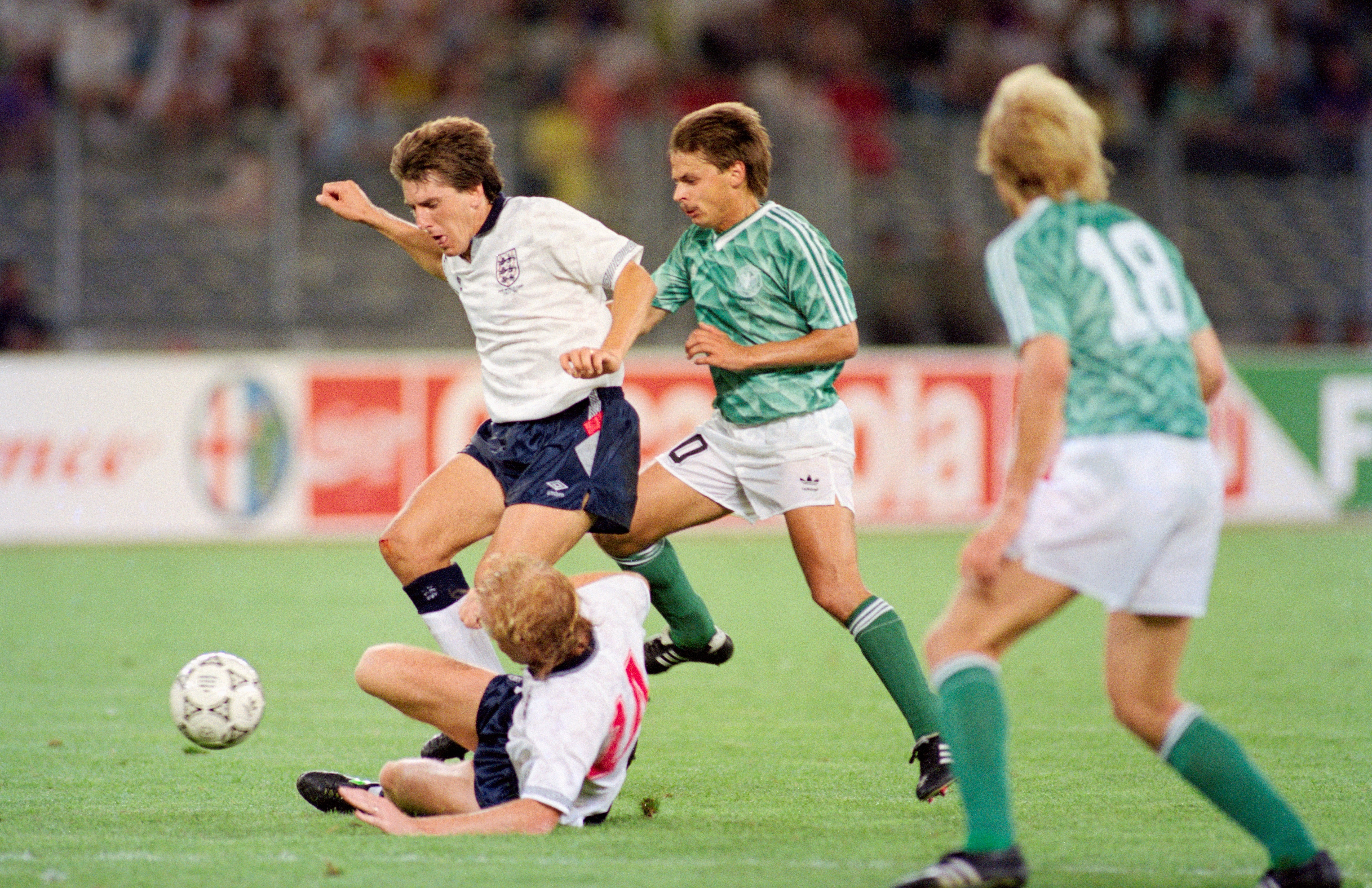 It is the first time since the 1990 World Cup that the top four seeds have reached the semi-finals