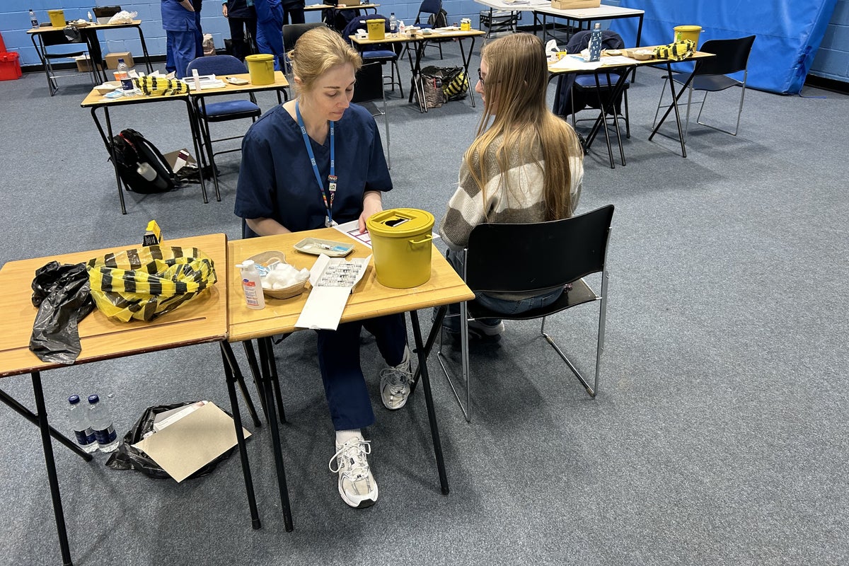 Meningitis B: Teenagers warned ‘don’t leave it to chance’ and to get jab after deadly university outbreaks – UK Times Meningitis B: Teenagers warned ‘don’t leave it to chance’ and to get jab after deadly university outbreaks – UK Times