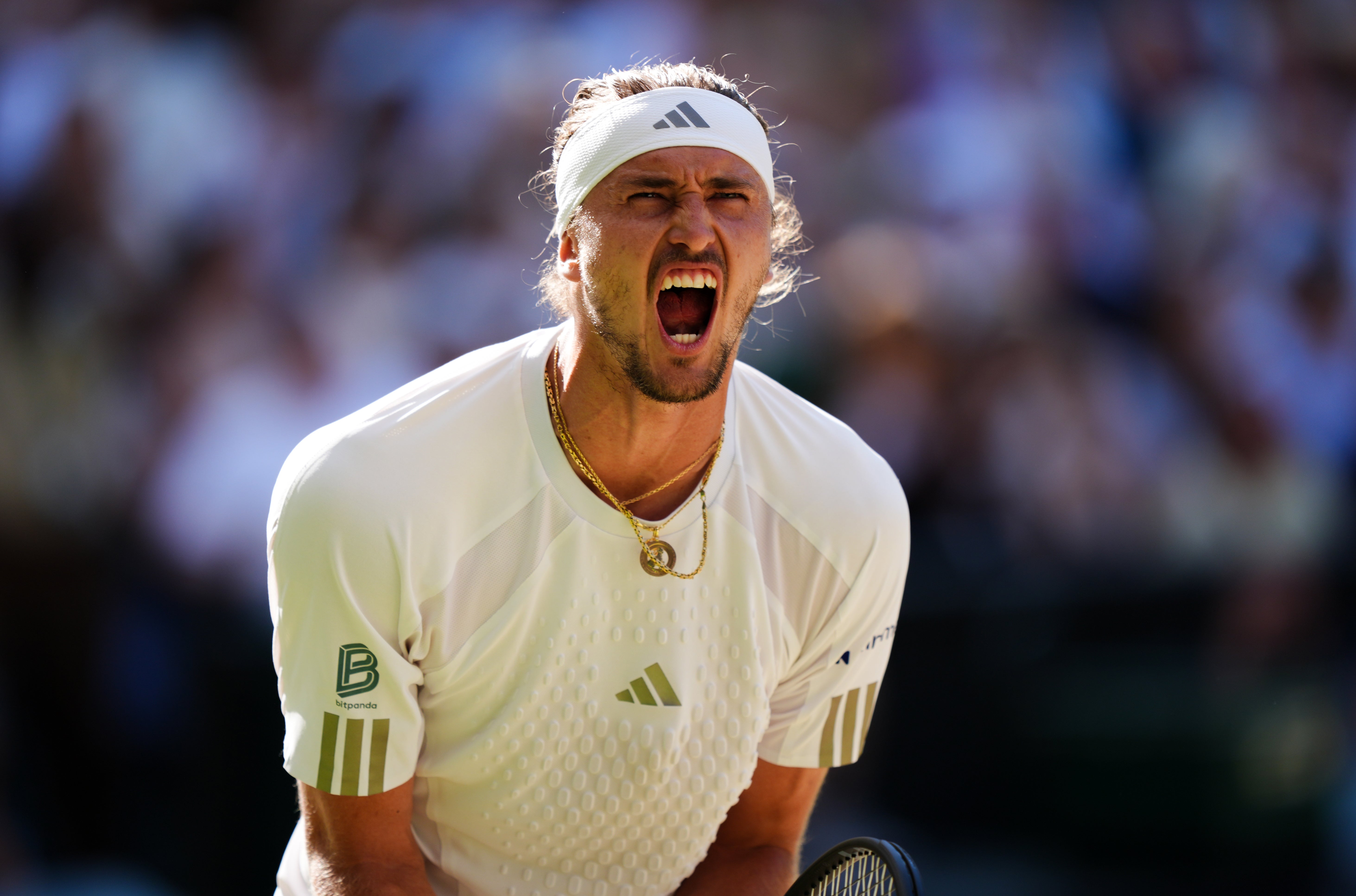 Zverev roared as he won the first set on a razor-thin tiebreak to move ahead
