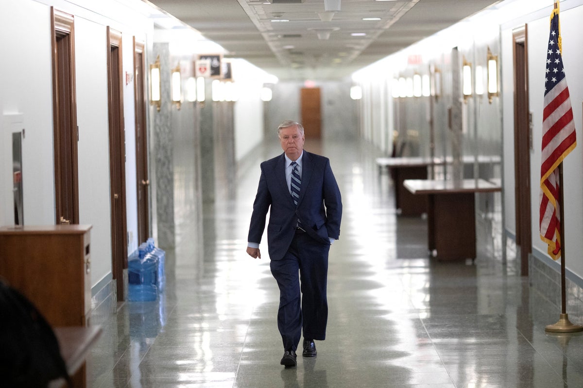 Trump'ın sadık müttefiki ve savaş şahininin 71 yaşında ölmesinden sonra Lindsey Graham'ın en önemli anları