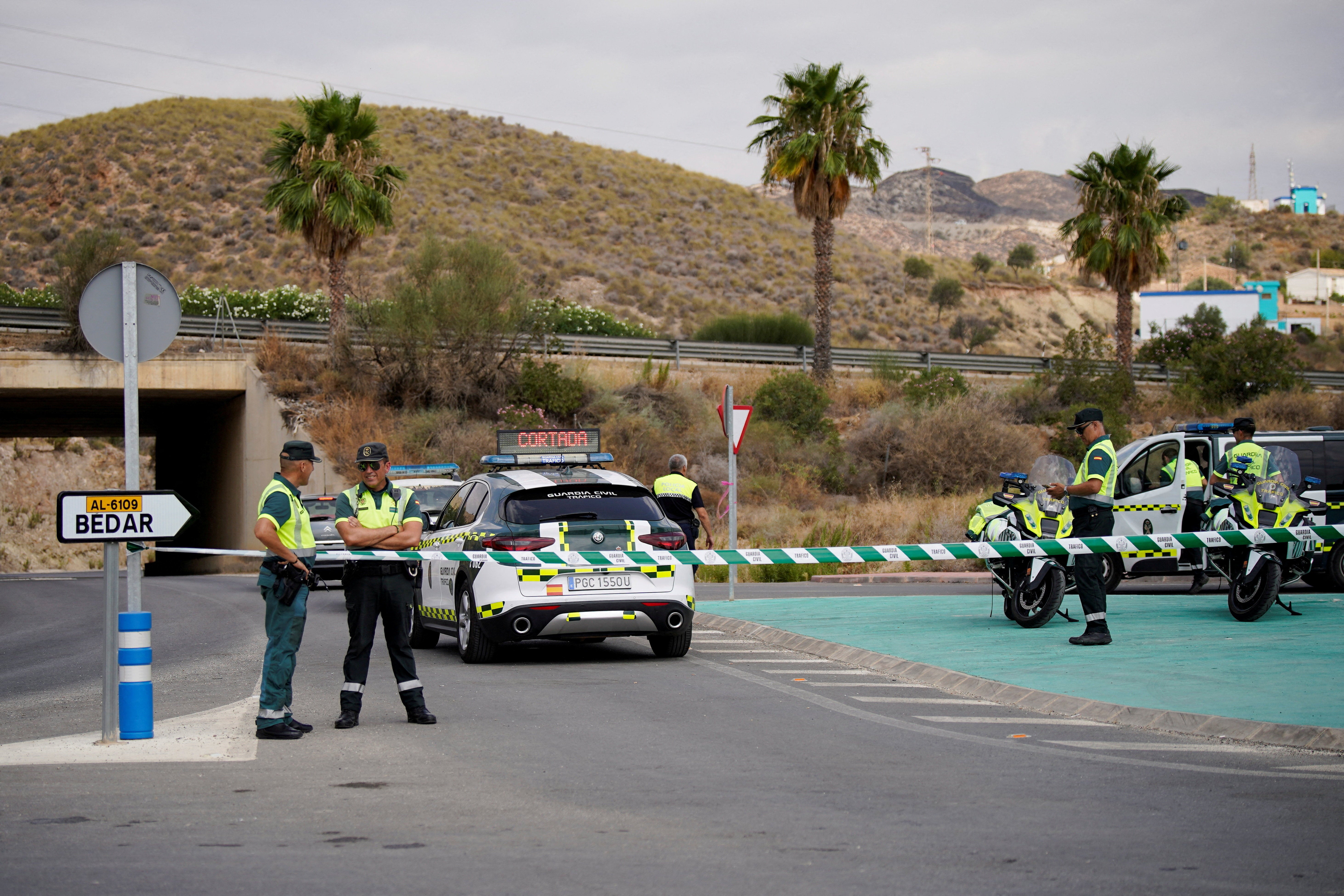 Police block access to Bedar following deadly wildfires before residents can return to their homes in Bedar, (Reuters)