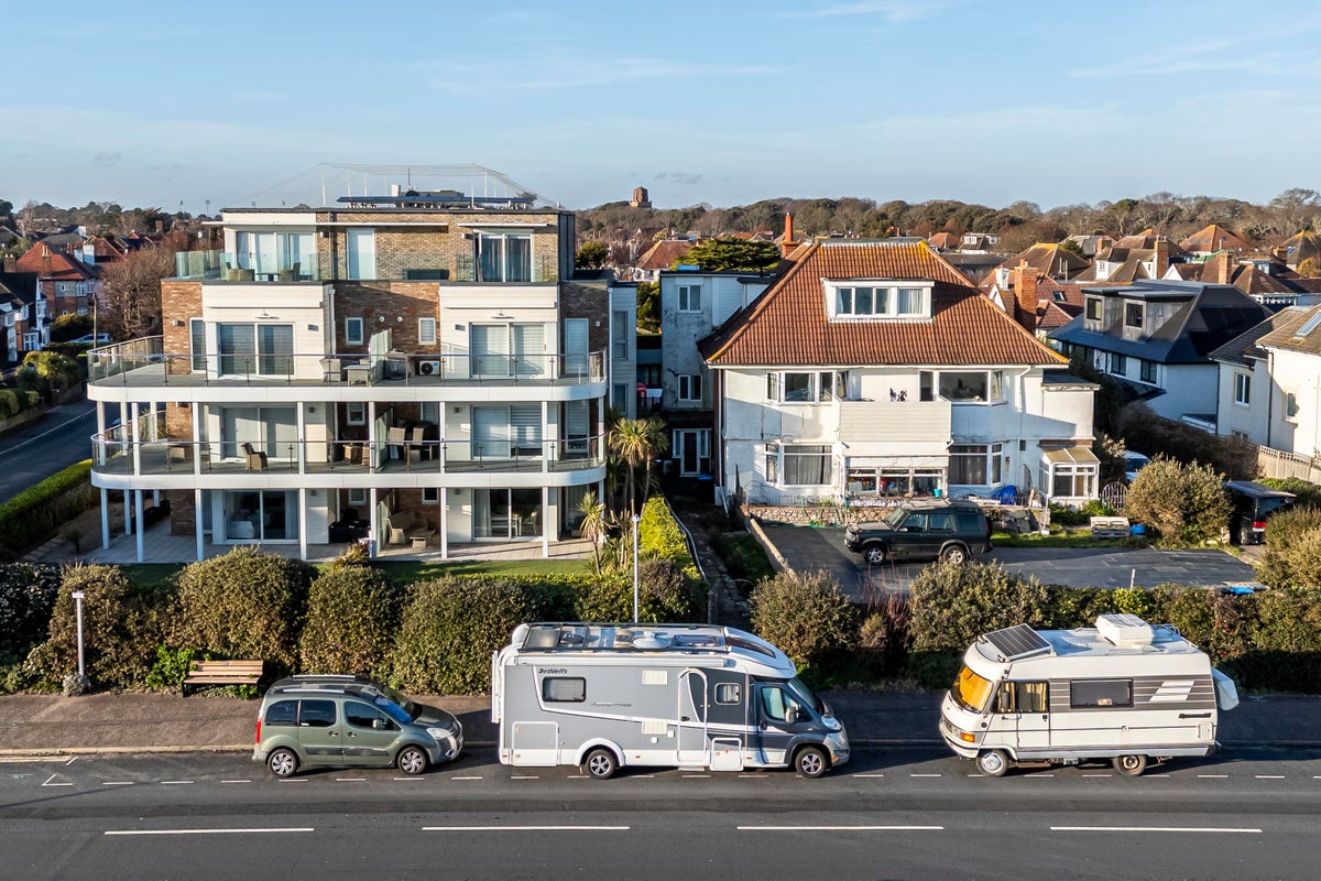 Fury in wealthy seaside suburb as ‘van dwellers’ obscure views from £1m homes