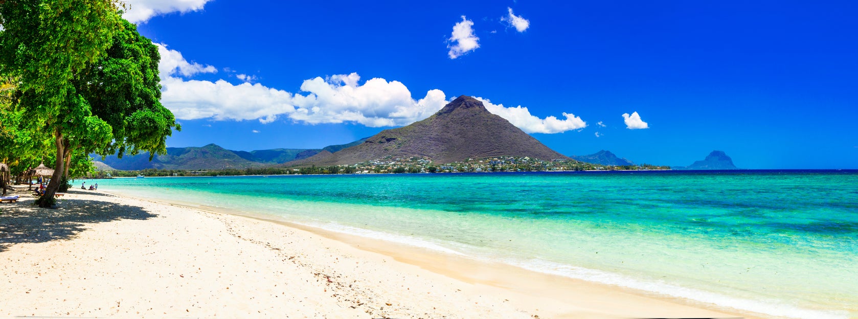 Sugar Beach hotel is found near Flic en Flac beach