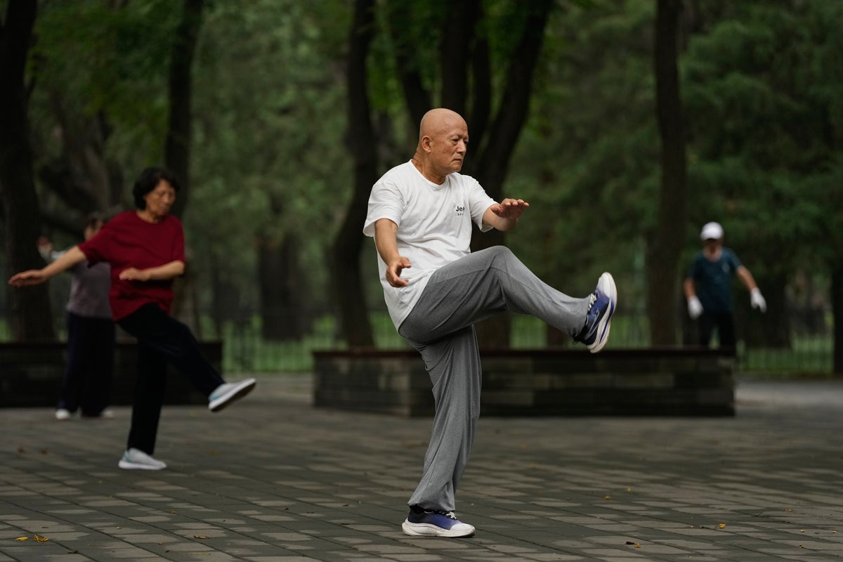 Tai chi practitioners seek balance and well-being in fast-paced Beijing – UK Times