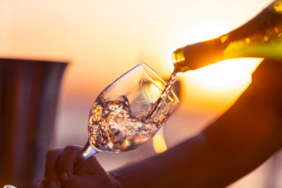 Mid-strength wine: The perfect way to avoid a hangover and the best ...