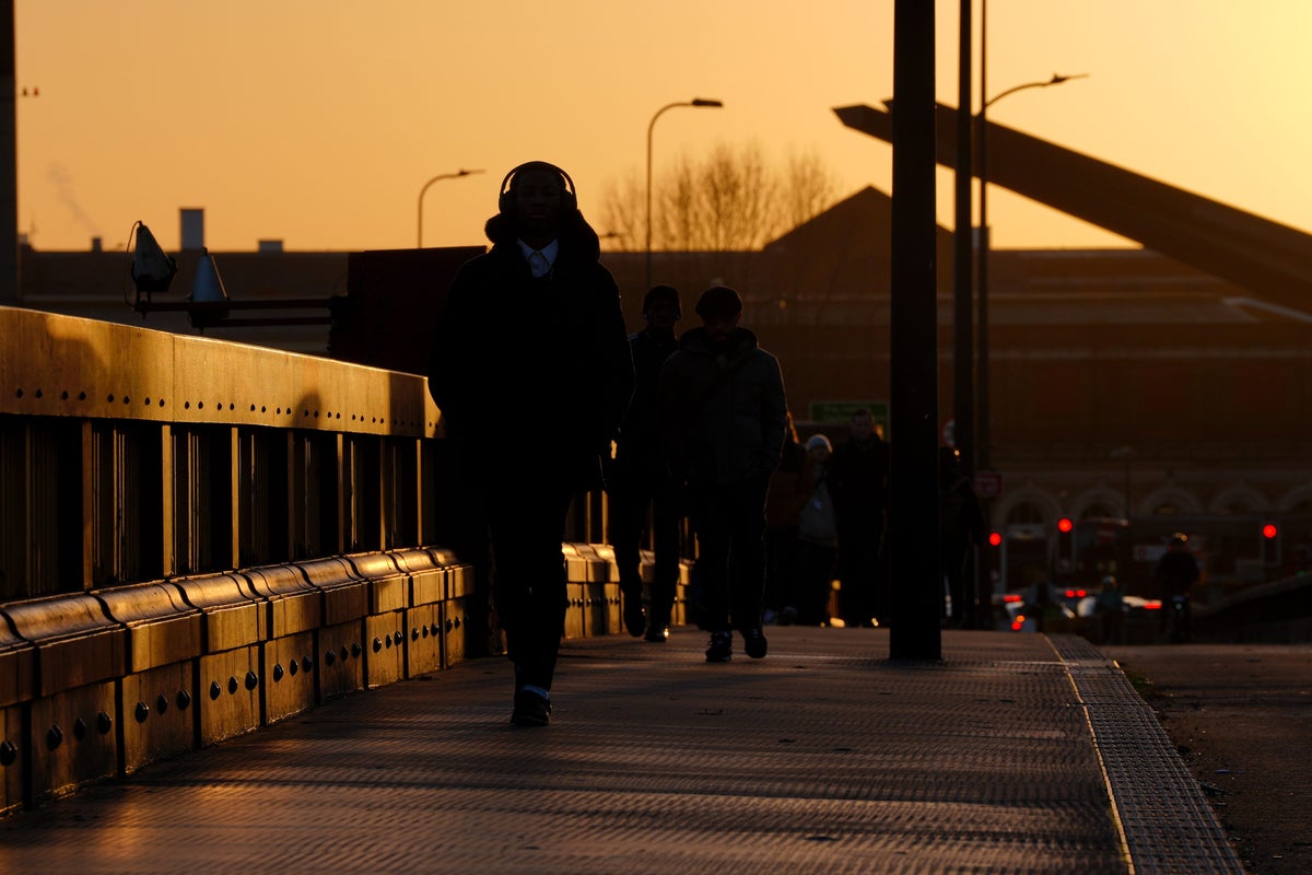 Energy inflation and regional divides weighing on UK living standards – OECD