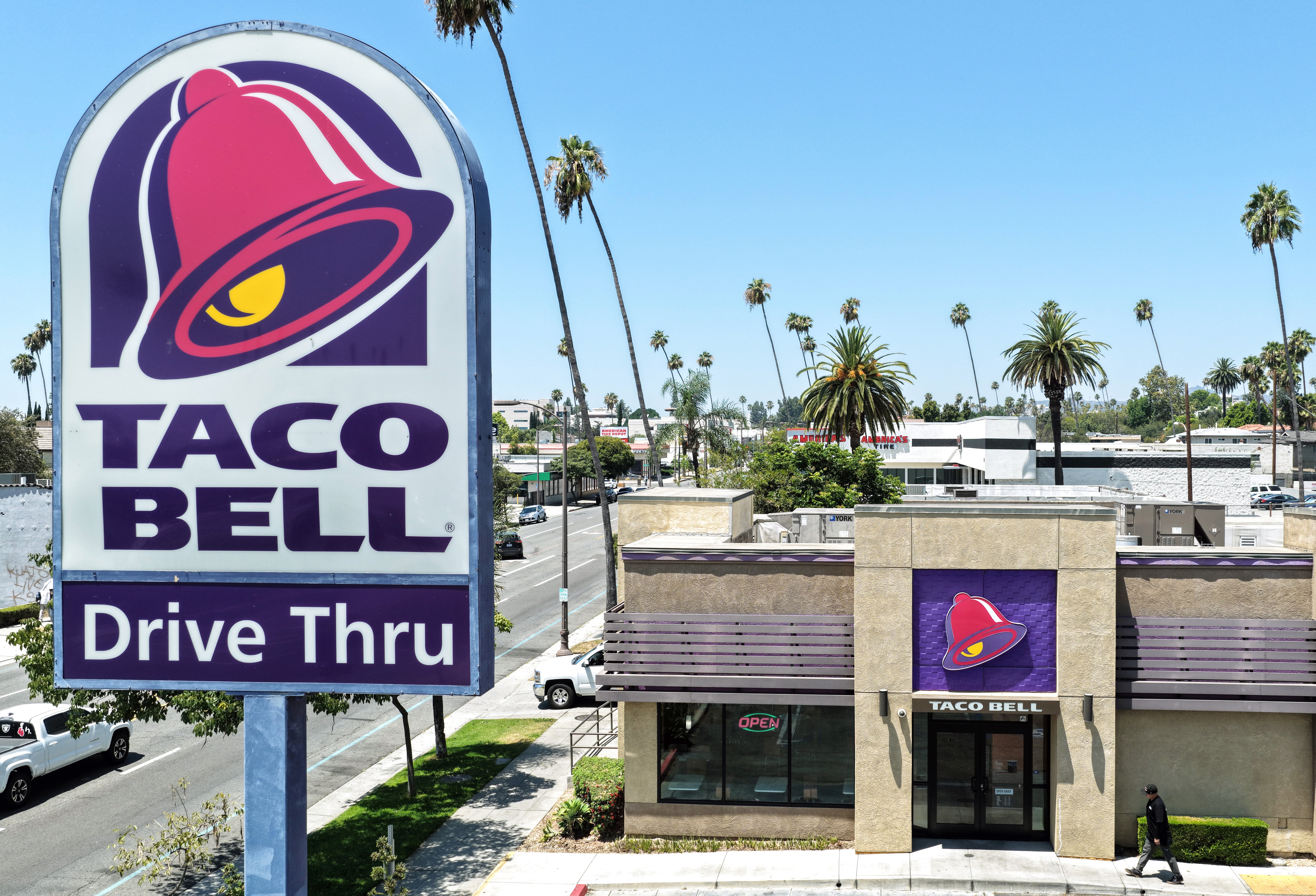 Federal and state health officials have reportedly begun investigating whether lettuce served at some Taco Bell restaurants has led to the widespread outbreak of cyclosporiasis
