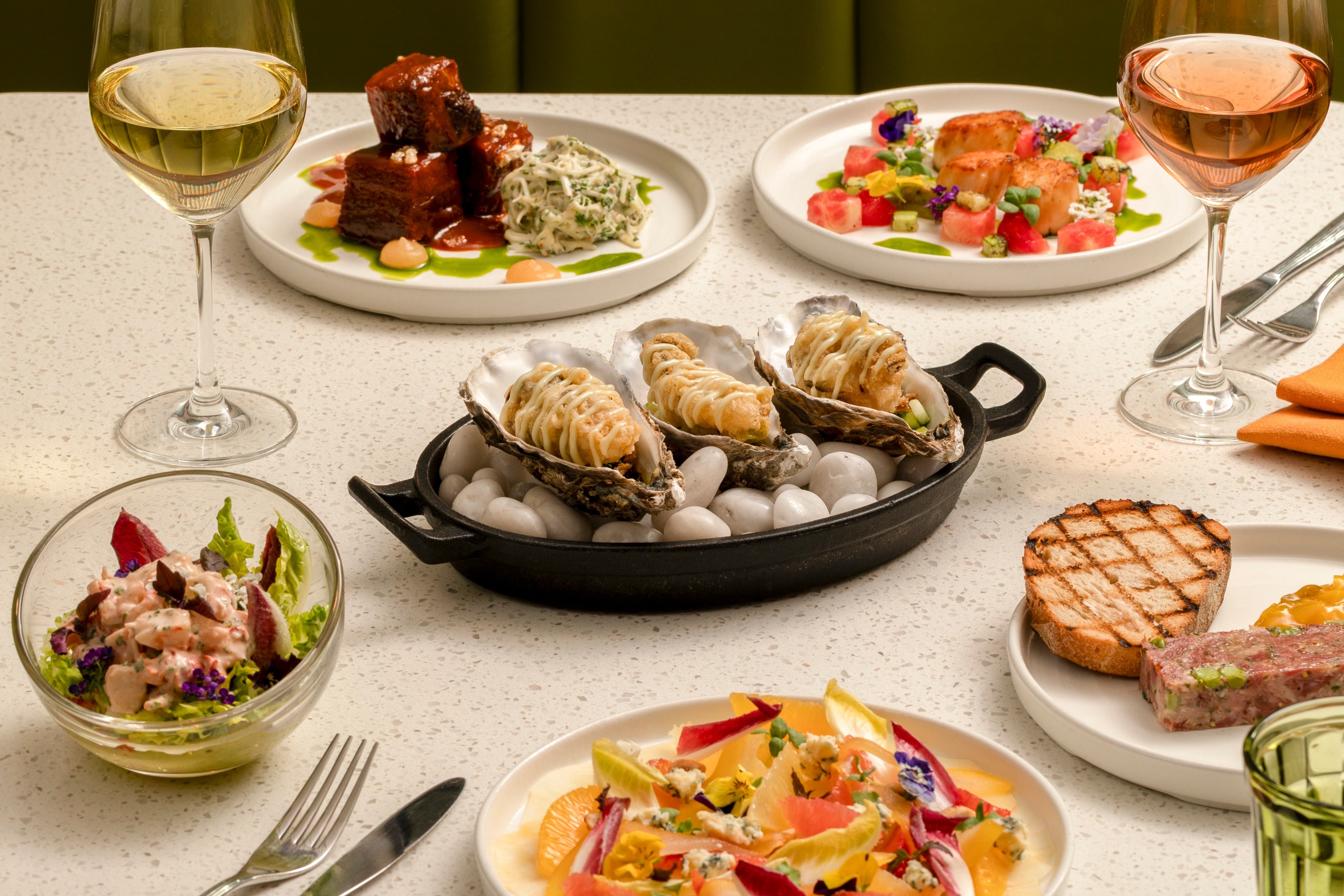There are four bars and restaurants to try at London Hilton on Park Lane (London Hilton on Park Lane)