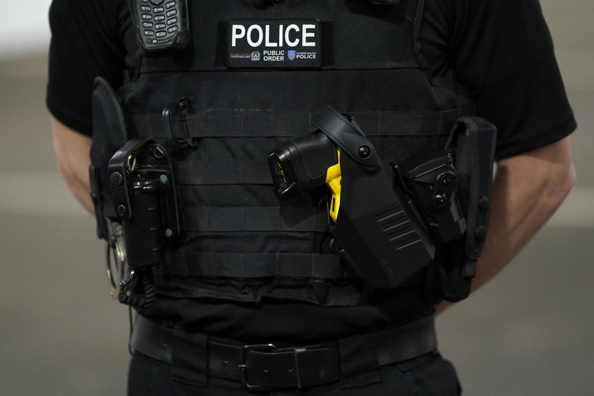 Hampshire constable Dan Anghelina sacked for viewing 92 police photos of sex workers – then contacting pimp – UK Times Hampshire constable Dan Anghelina sacked for viewing 92 police photos of sex workers – then contacting pimp – UK Times