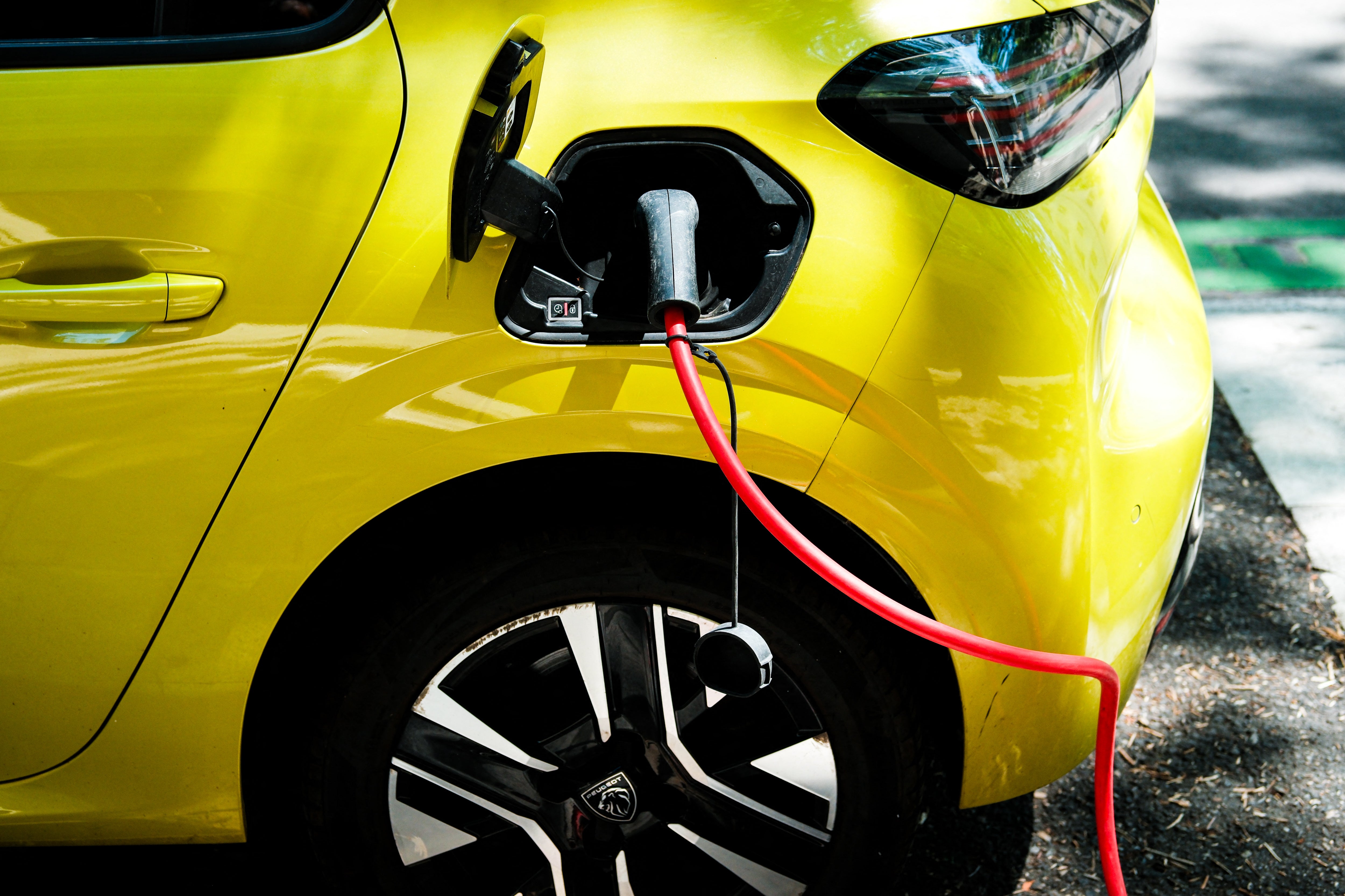 EV sales soar as UK drivers turn to Electric Car Grant