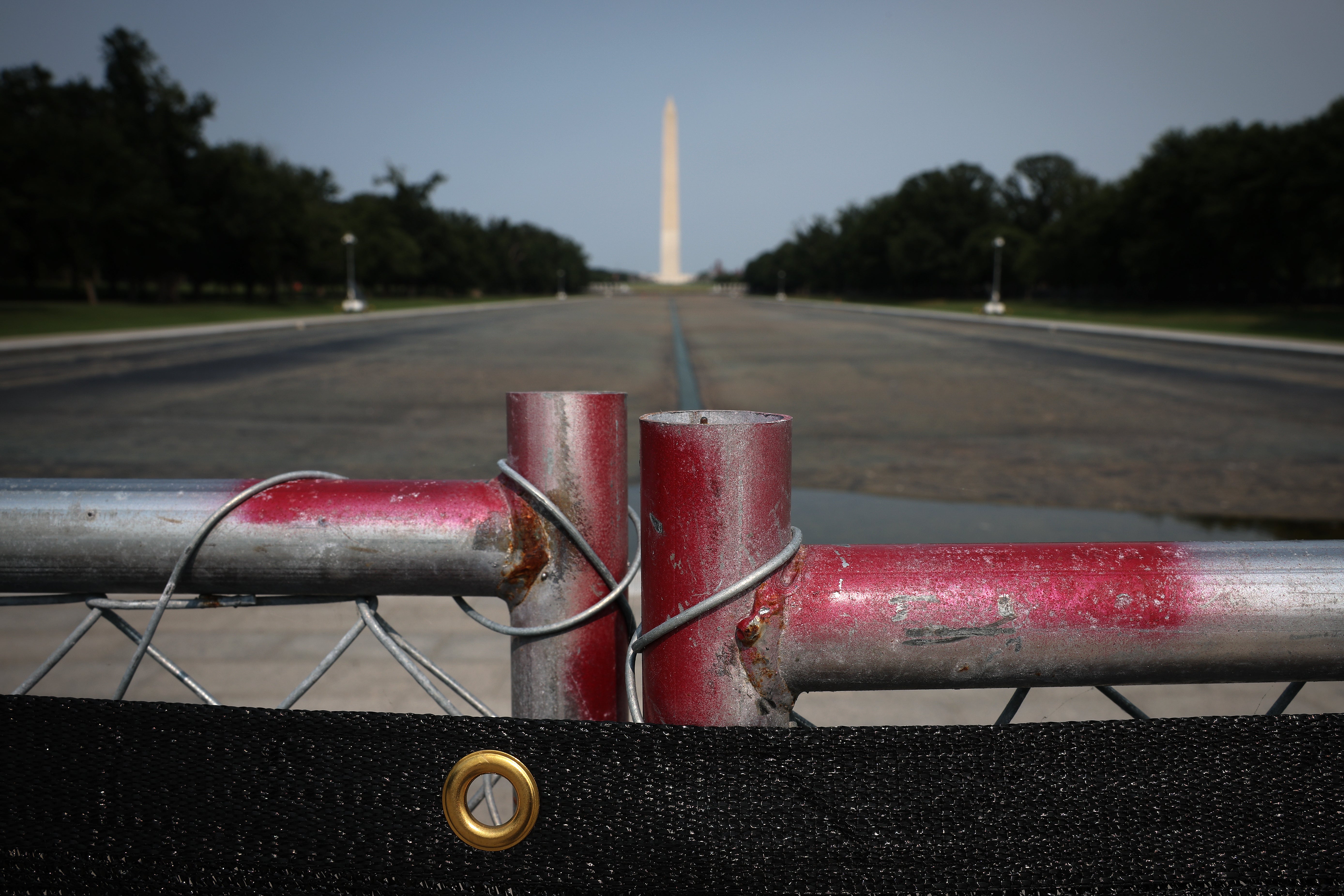 Several people who visited the Reflecting Pool Tuesday said they were unable to spot a 300-yard gash in the liner – though the administration has installed a chain-link fence which makes it difficult to view the entire pool