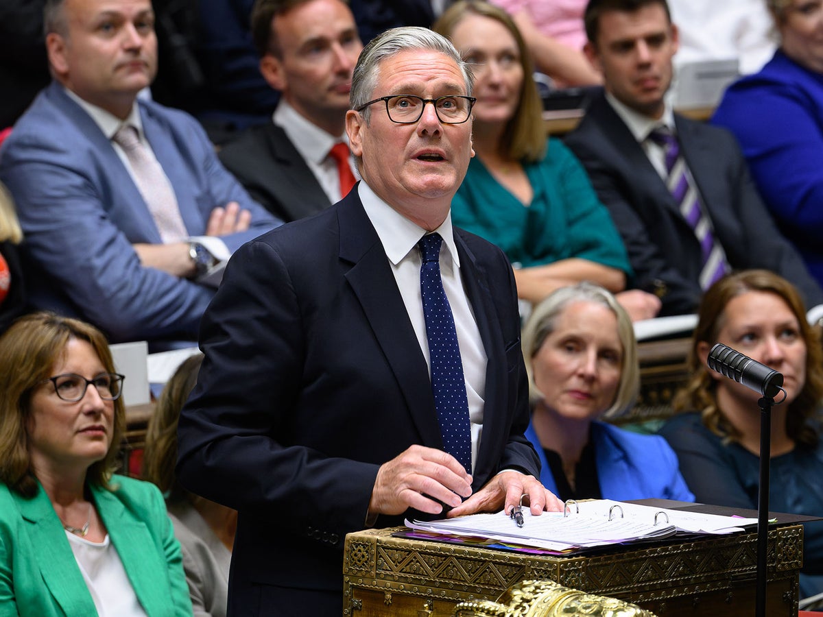 Tears and tributes in the Commons as Starmer bids emotional farewell at final  PMQs | The Independent