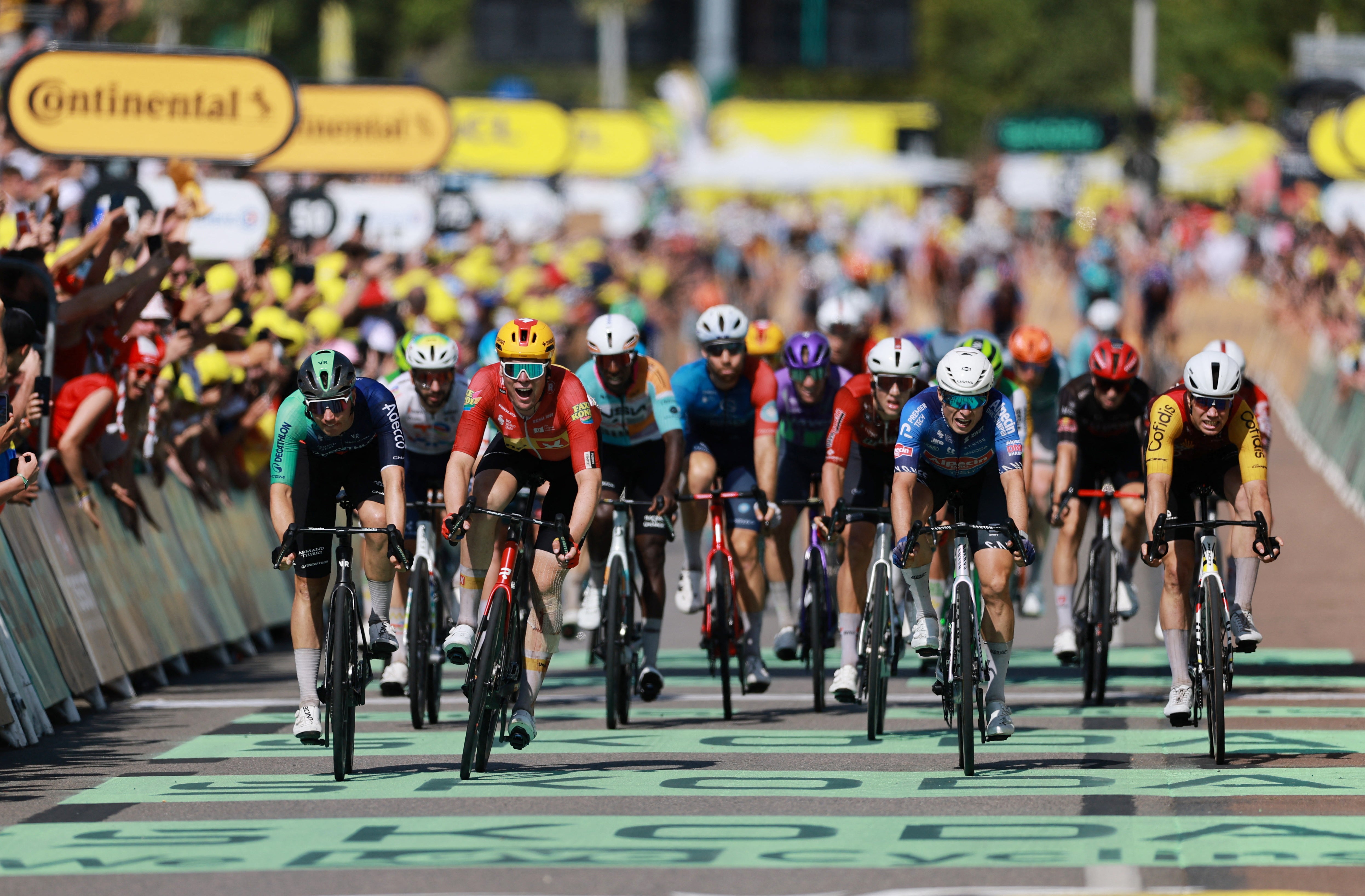 Waerenskjold held off Kooij and Philipsen to take the win