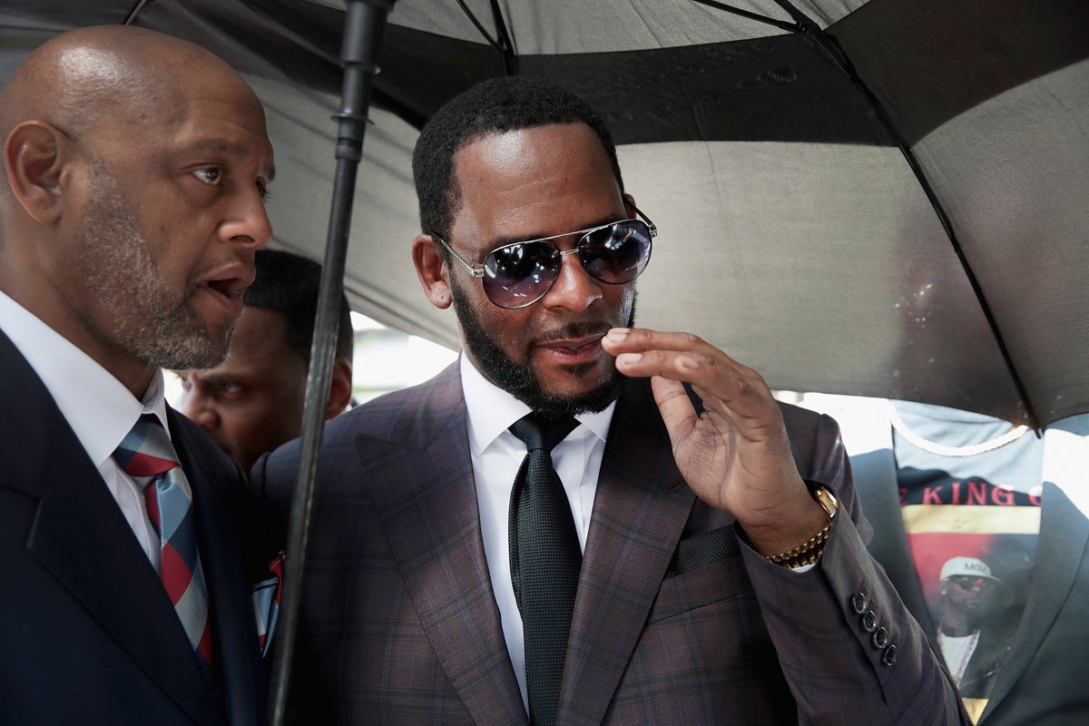 R. Kelly asks President Trump to commute his 30-year sex crimes sentence