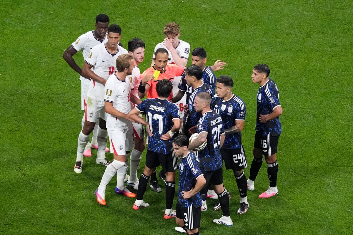 England and Argentina players contest a physical World Cup semi-final in Atlanta