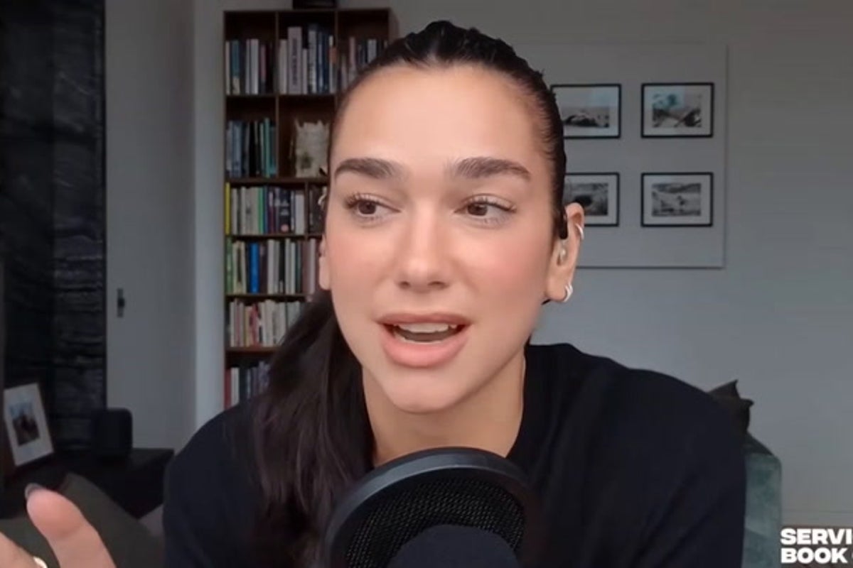 Dua Lipa, Arnavutluk'ta Ivanka Trump'ın lüks tatil beldesine yönelik protestoların 'ilham verici' olduğunu söyledi