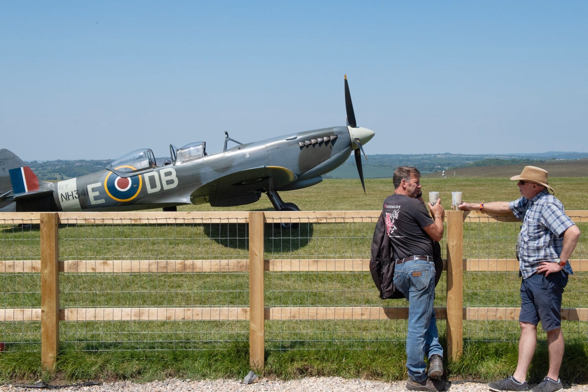 Compton Abbas airfield: Angry neighbours claim Guy Ritchie trying to expand Dorset site ‘by stealth’ Compton Abbas airfield: Angry neighbours claim Guy Ritchie trying to expand Dorset site ‘by stealth’