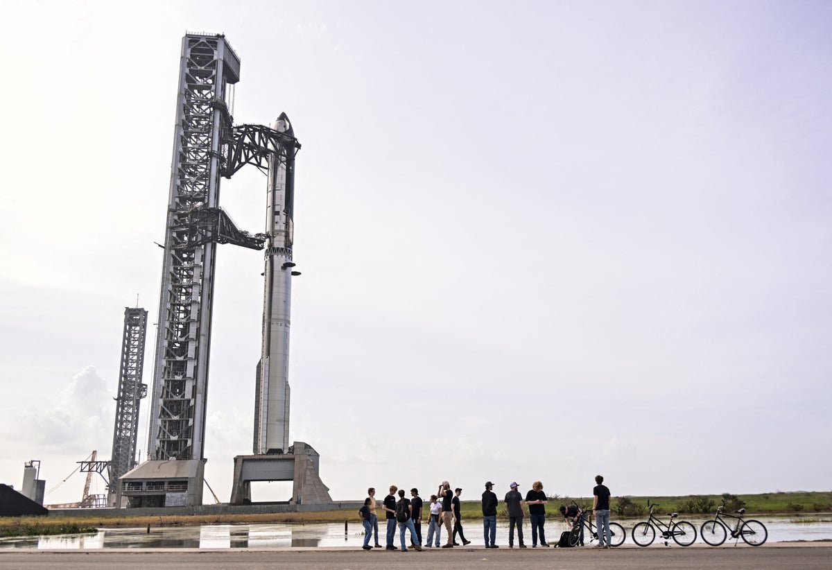 Starship launch fails to take off as SpaceX stock plunges to new low - AOL