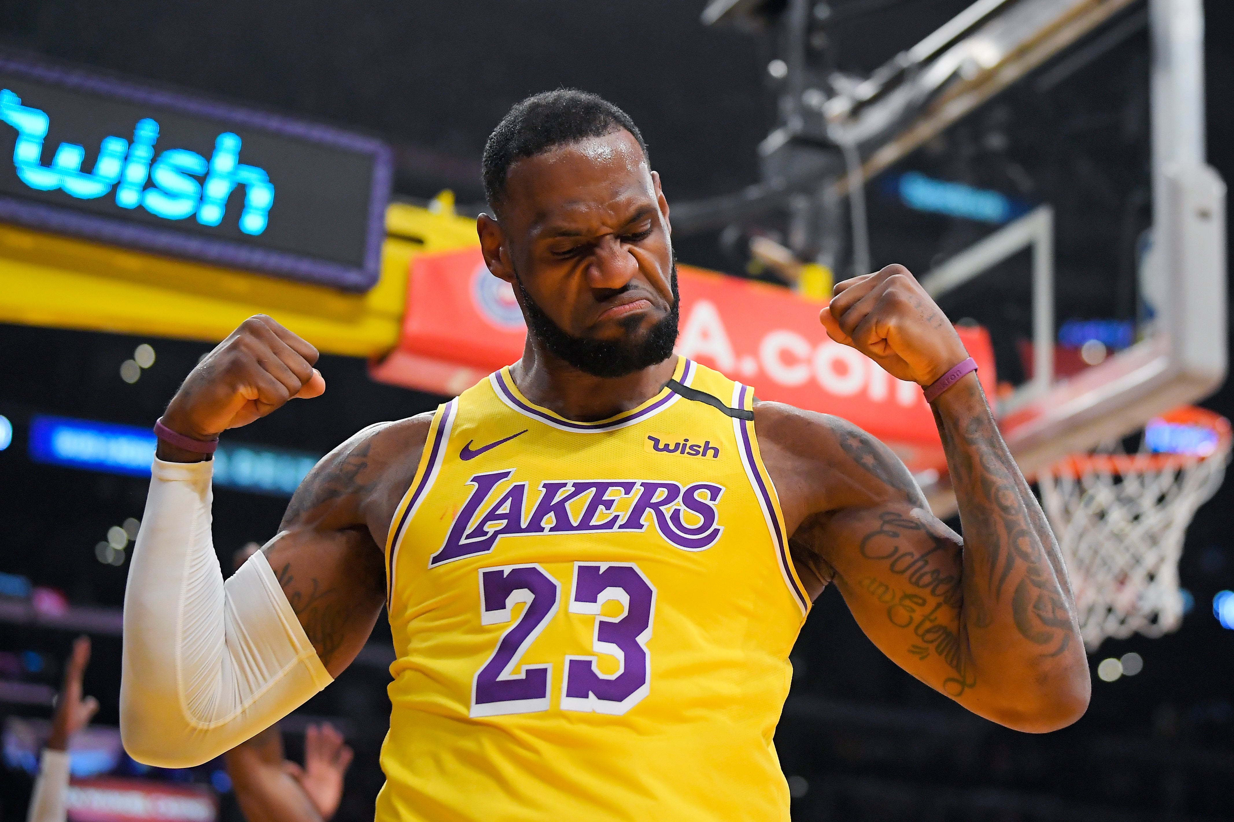 LEBRON-FUTURO
