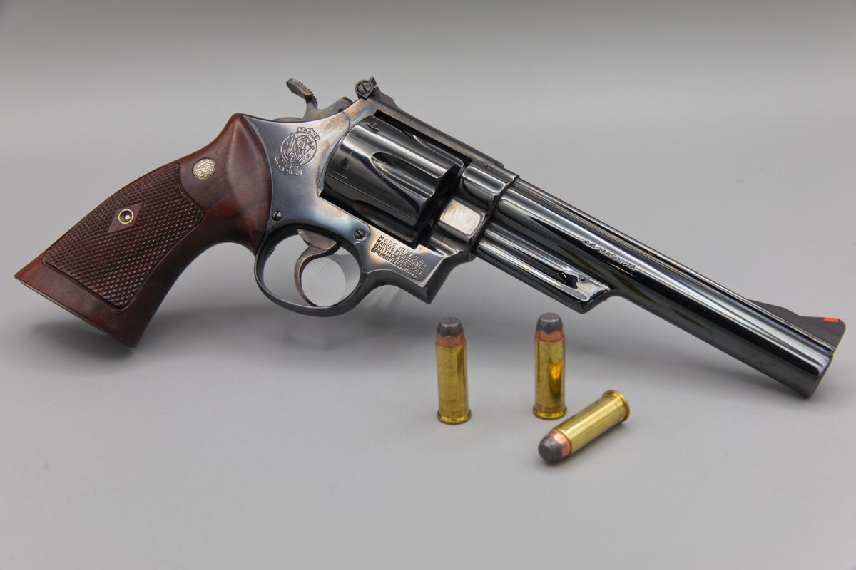 Analysis of the .44 Magnum’s role in popularizing powerful handgun culture in the U.S.