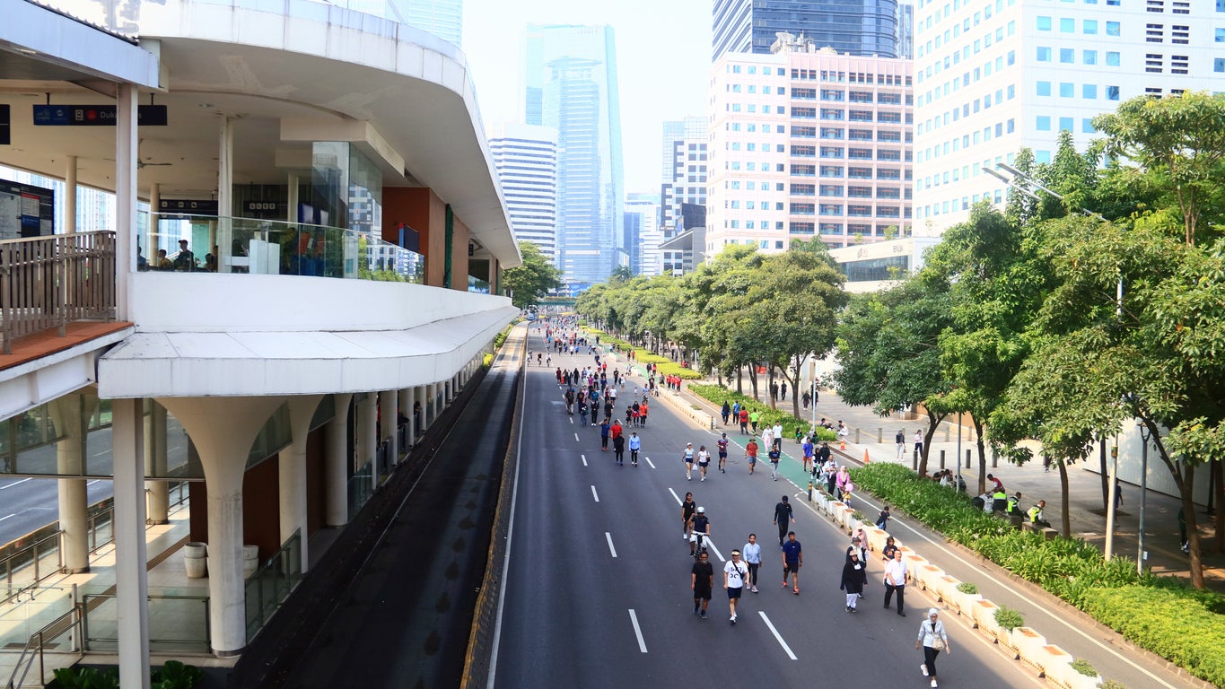 Every summer, cities around the world host car-free days and temporarily pedestrianize streets