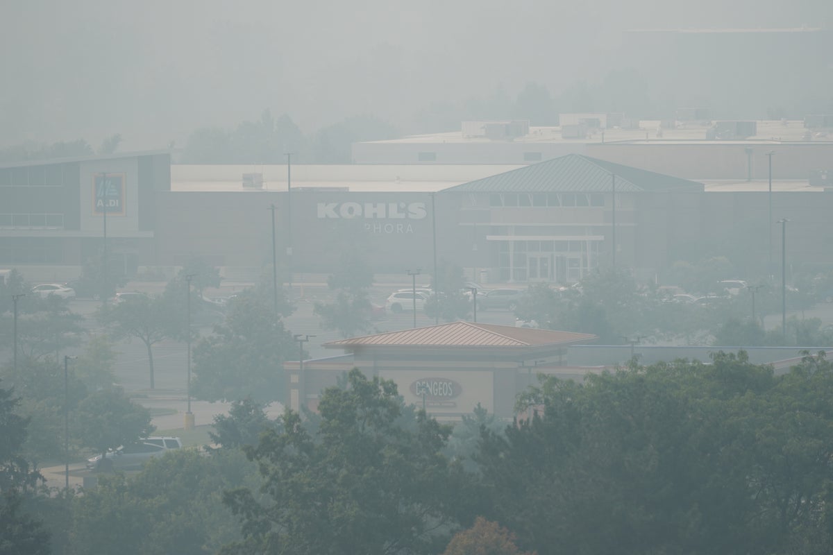 Wildfire smoke shifts Mets-Phillies start time, postpones MLS game in Chicago