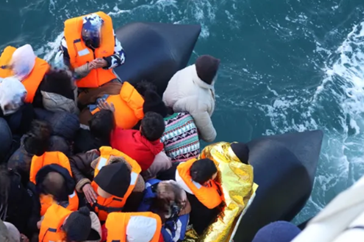 Overcrowded migrant dinghy pilot identified by distinctive Christmas jumper – UK Times Overcrowded migrant dinghy pilot identified by distinctive Christmas jumper – UK Times