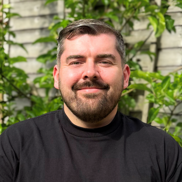 Lee Dobson (All Things eSIM/PA)