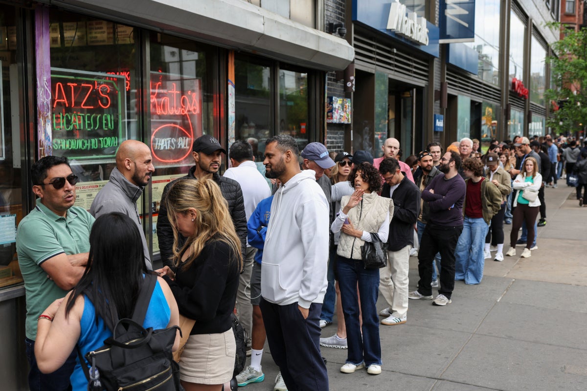 The big dumb reason New Yorkers are now obsessed with queuing