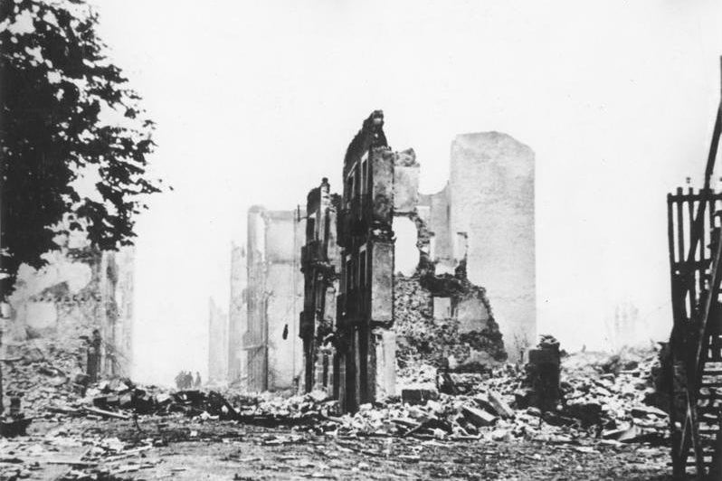 The ruins of the pro-government Spanish town of Guernica after German aircraft had bombed it during the Spanish civil war (Wikimedia Commons/Bundesarchiv)