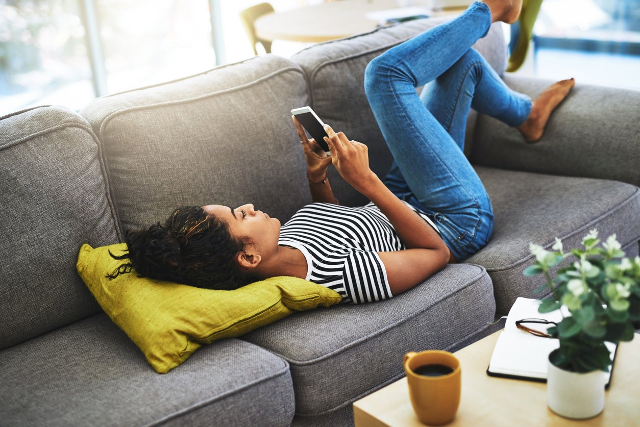 Why scrolling social media makes you more susceptible to ads