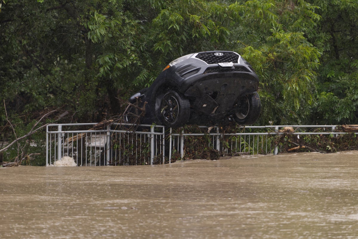 Texas se prepara para mais chuvas ‘recordes’, dois mortos