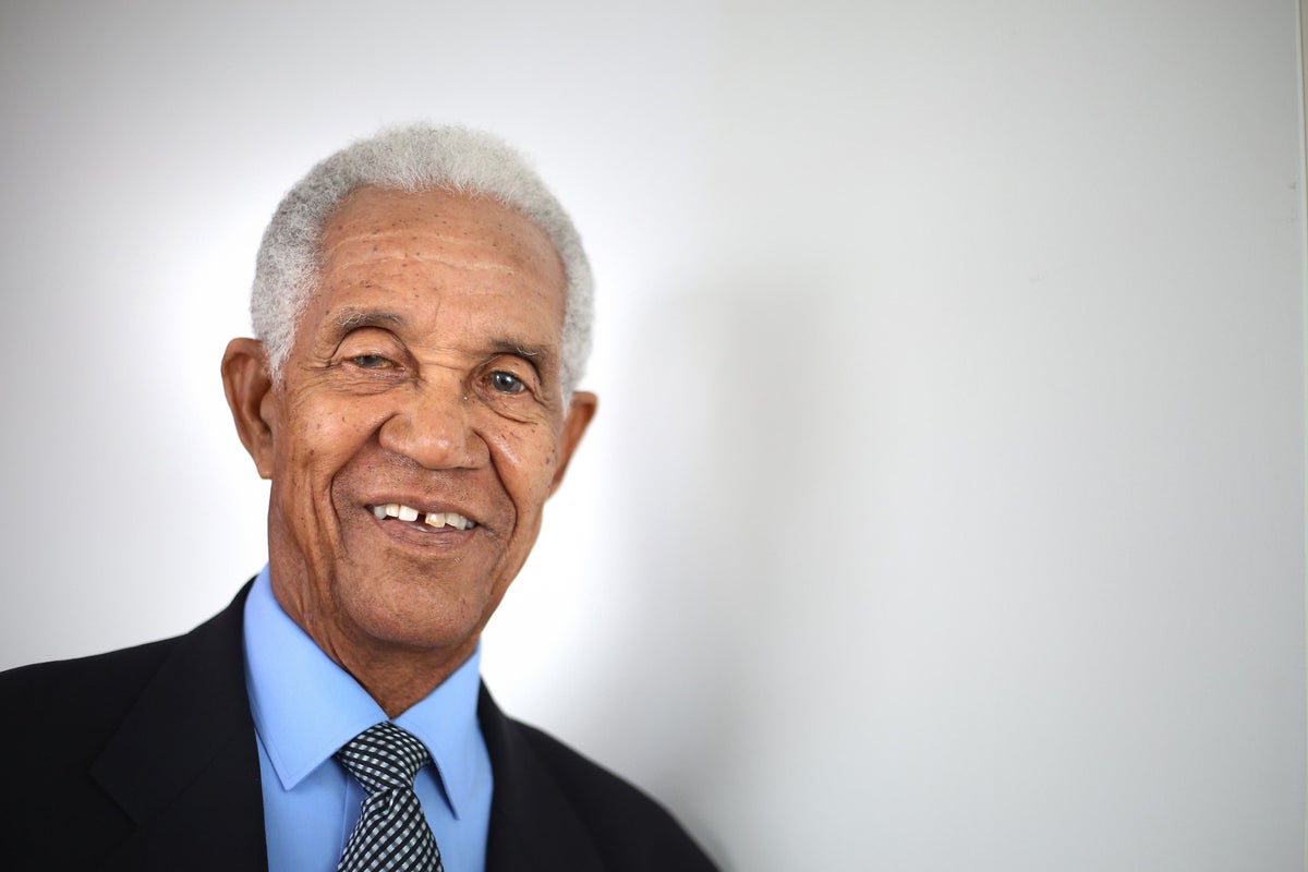 Geoffrey Boycott leads tributes to Garry Sobers after death: ‘Once in a lifetime’ – UK Times