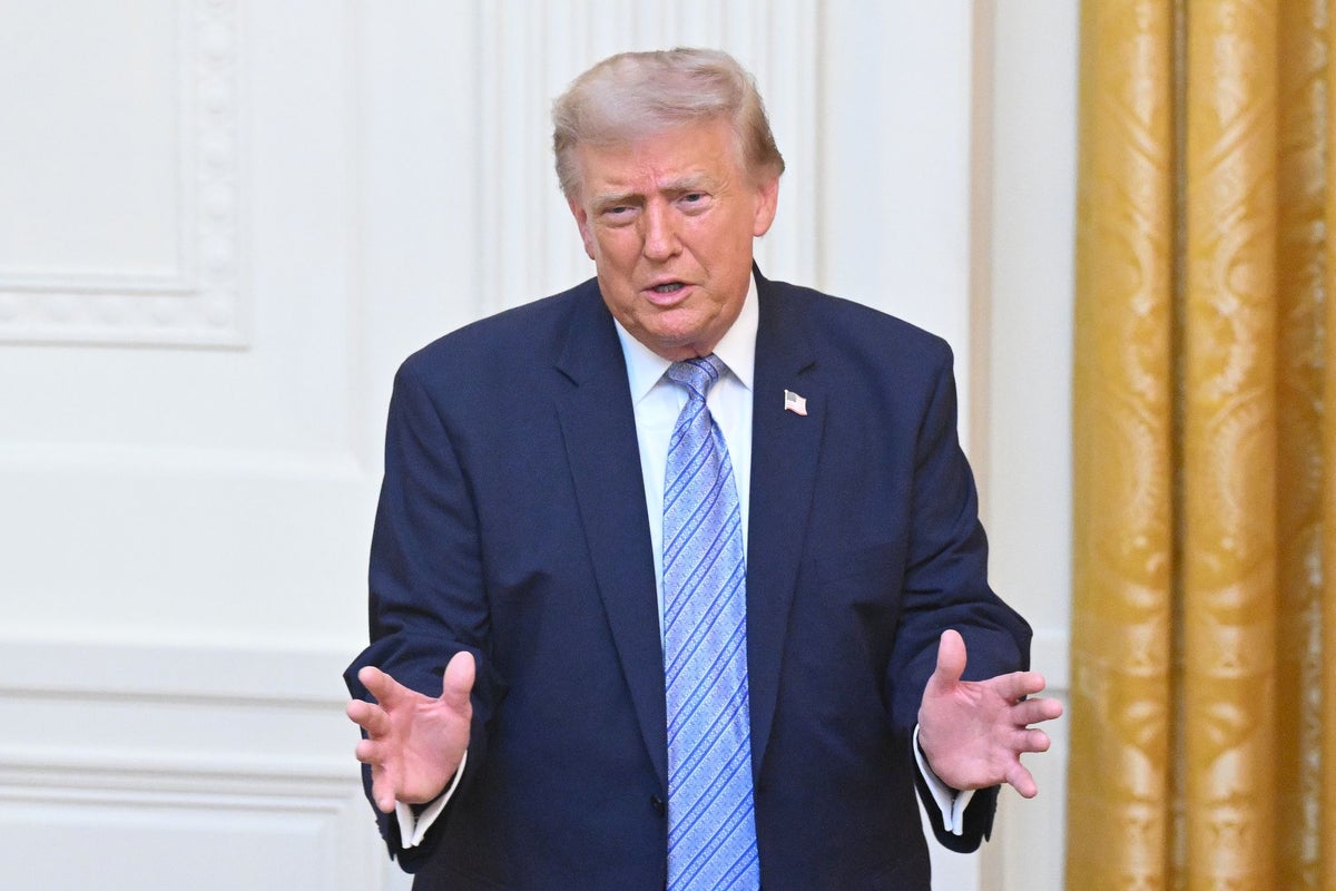O discurso de fraude eleitoral de Trump carece de provas. Mas há muitas evidências de que ele já está lançando dúvidas sobre as provas intermediárias