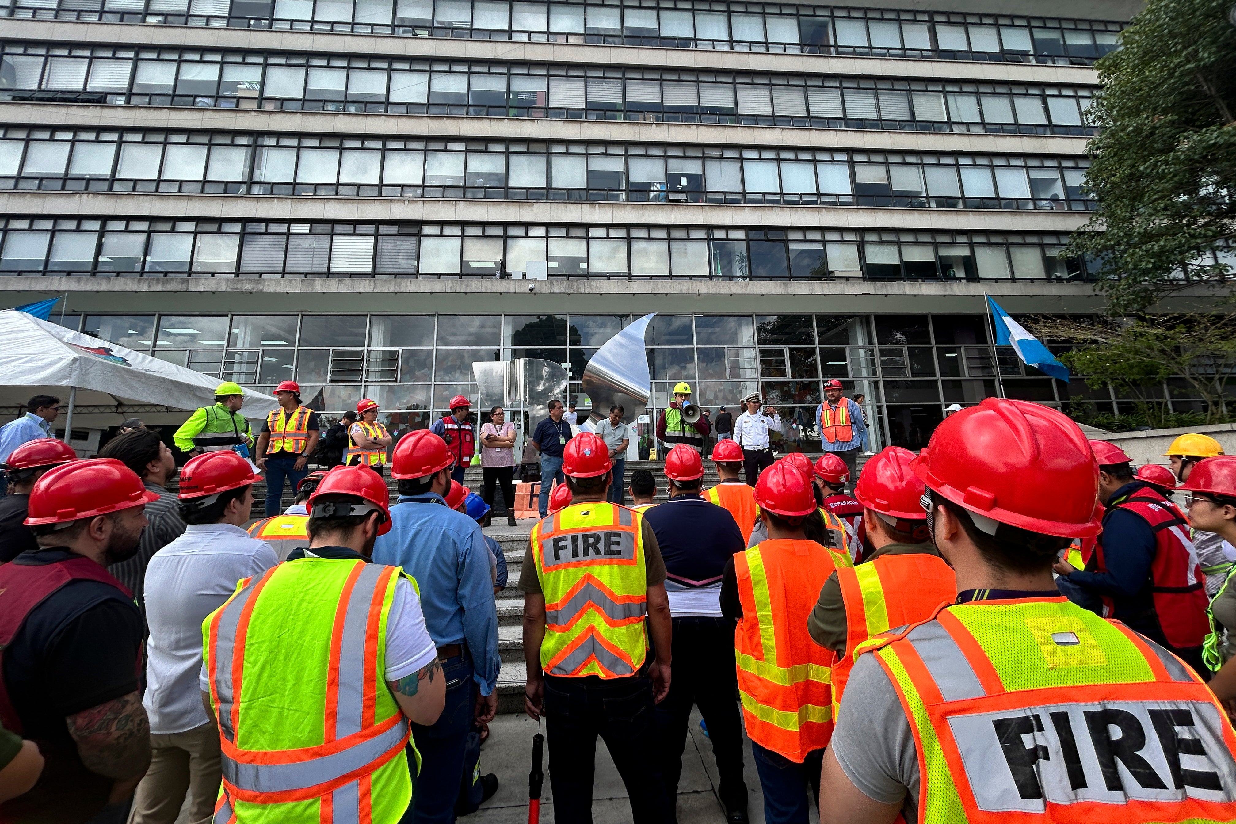 In Guatemala City, the earthquake frightened residents because of how long it lasted (Johan Ordóñez / AFP via Getty Images)