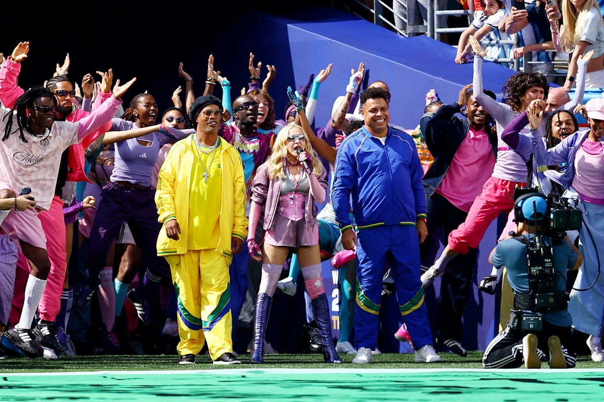 Spain v Argentina LIVE: Ronaldo and Ronaldinho appear in World Cup final half-time show