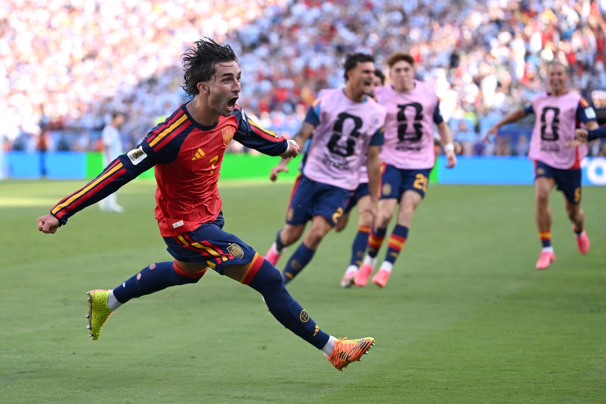 Spain v Argentina LIVE: Spain clinging to lead against 10 men in extra time of World Cup final