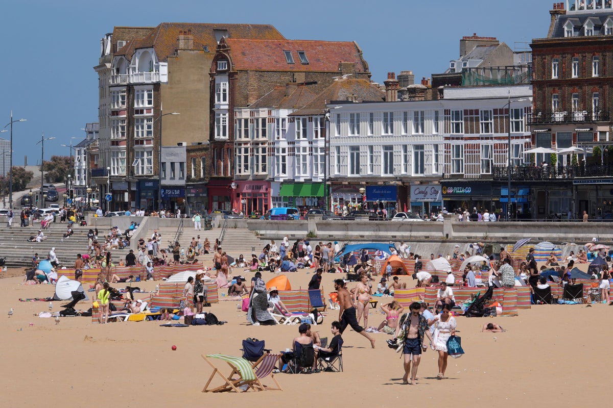 World Cup and heat ‘distract home buyers as average price tag falls by £3,832’ – UK Times World Cup and heat ‘distract home buyers as average price tag falls by £3,832’ – UK Times