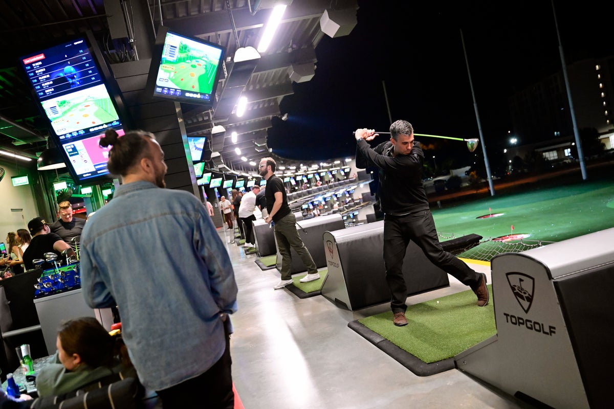 Flying golf clubs at TopGolf maim bystanders in separate incidents, dual lawsuits say
