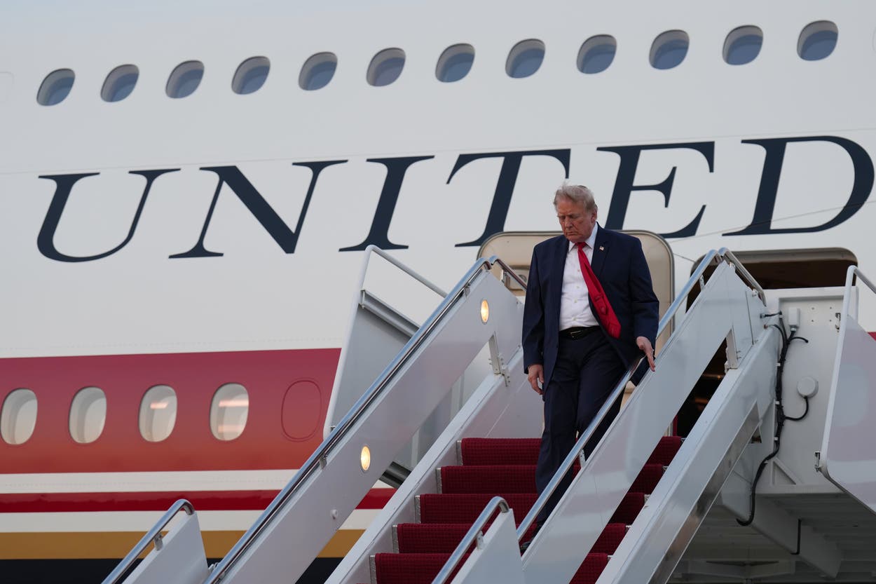 Білий дім: Трамп близько місяця літатиме на старому Air Force One через оновлення подарованого Катаром літака