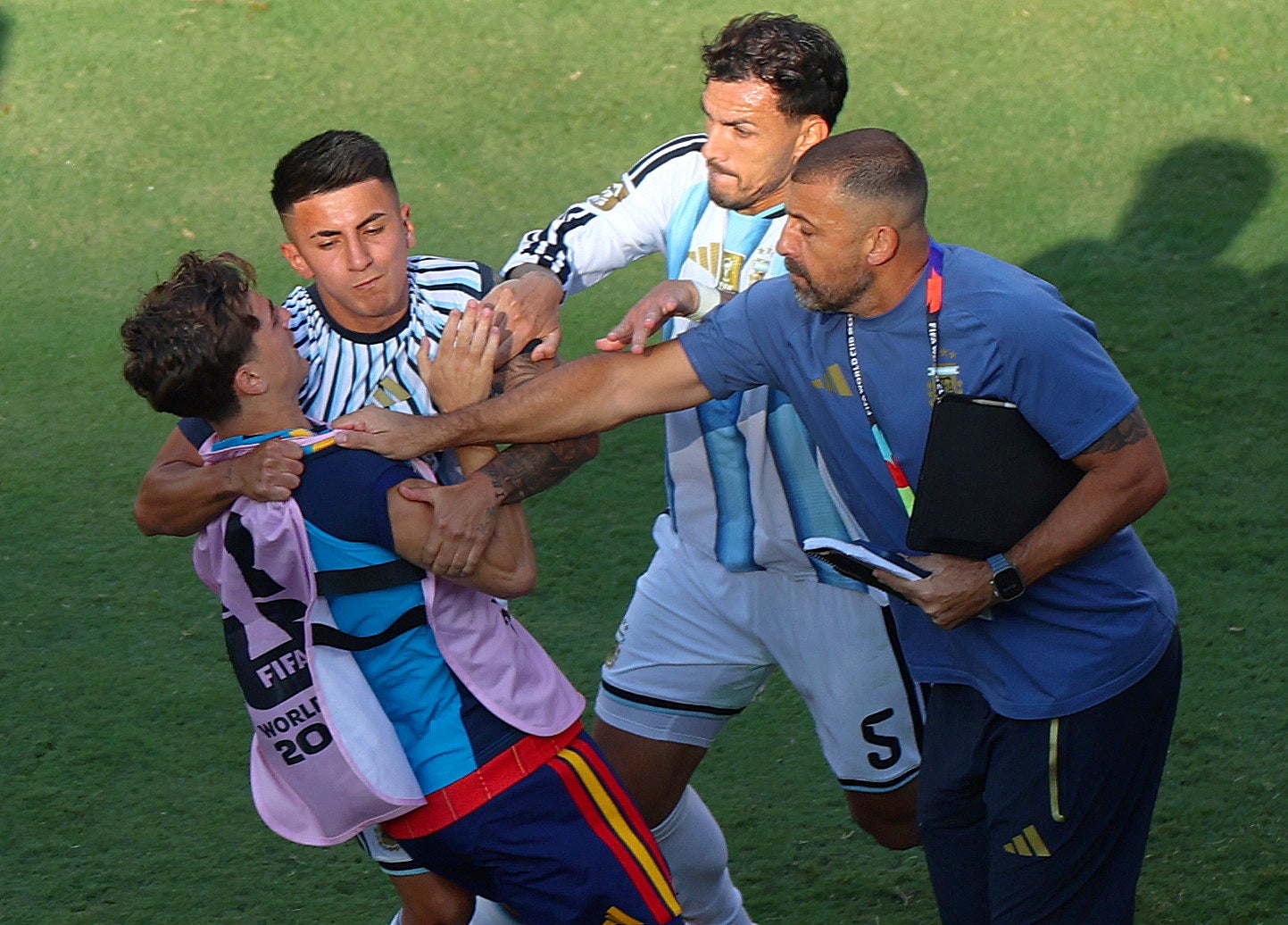 Spain star involved in World Cup final brawl wants Leandro Paredes to escape ban