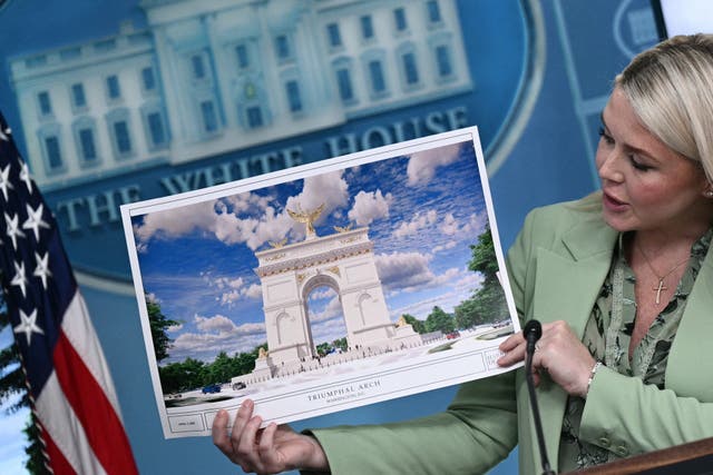 Агенція з призначенцями Трампа намагається обійти федеральні правила для пришвидшення будівництва його арки у Вашингтоні