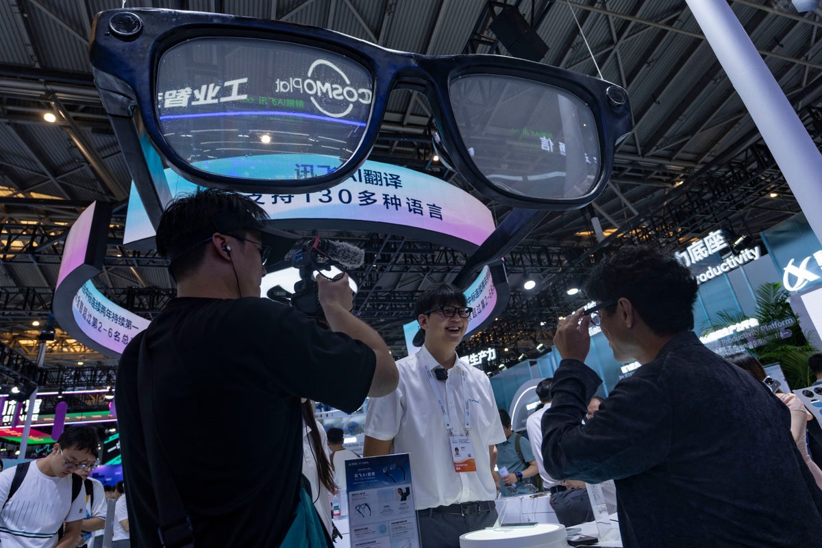 Shanghai science forum photos show China’s AI and robotics advances in rivalry with US – UK Times Shanghai science forum photos show China’s AI and robotics advances in rivalry with US – UK Times