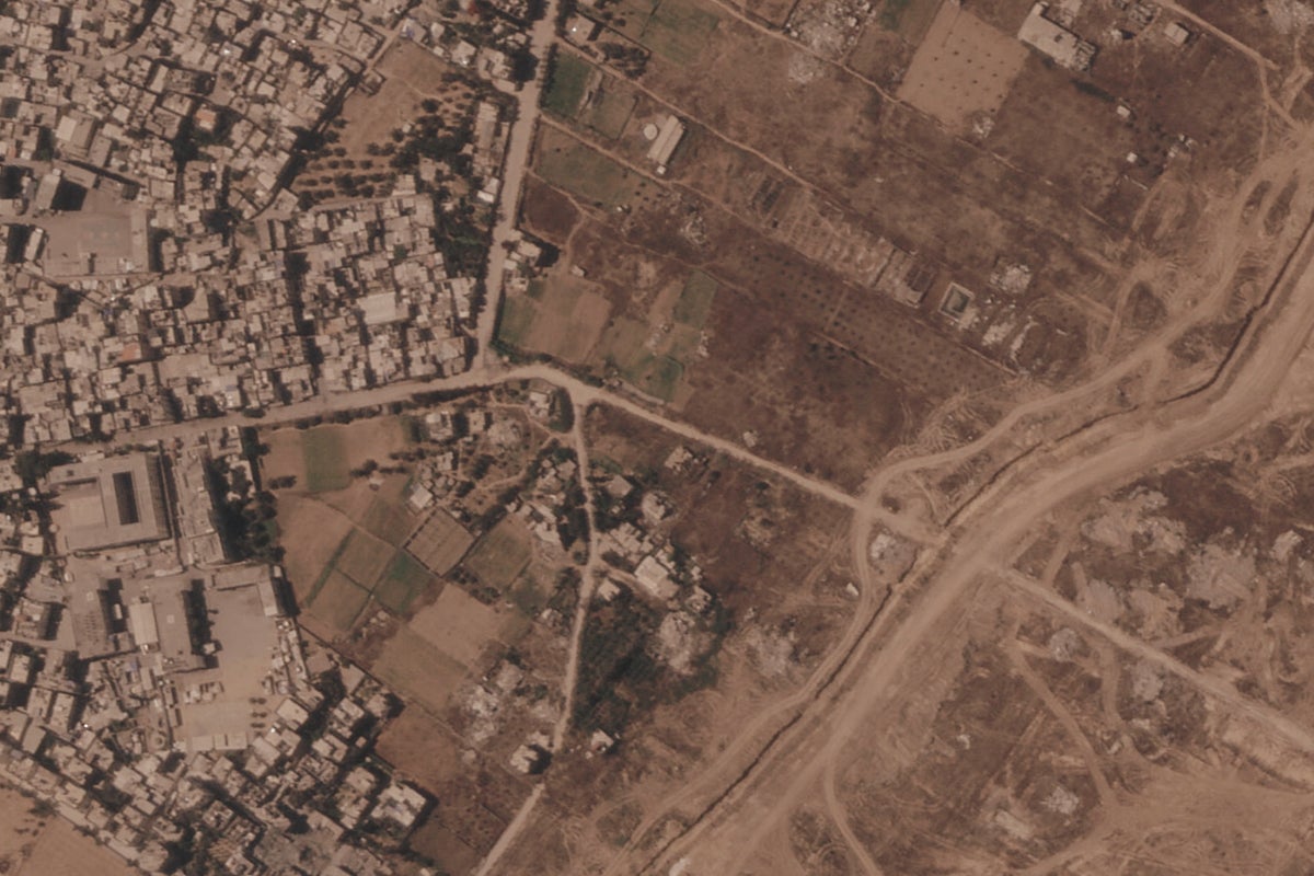 Israel is building a miles-long earthen barrier inside Gaza, entrenching its division – UK Times Israel is building a miles-long earthen barrier inside Gaza, entrenching its division – UK Times