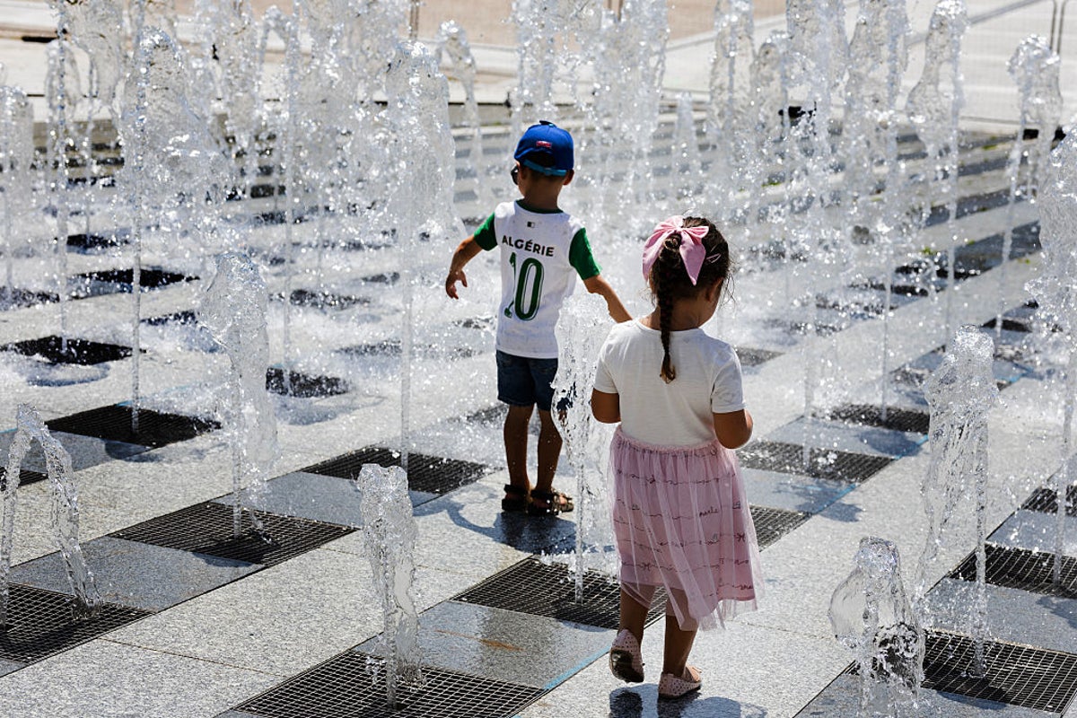 Pediatrician shares their top tips for keeping babies and toddlers safe during heat waves Pediatrician shares their top tips for keeping babies and toddlers safe during heat waves