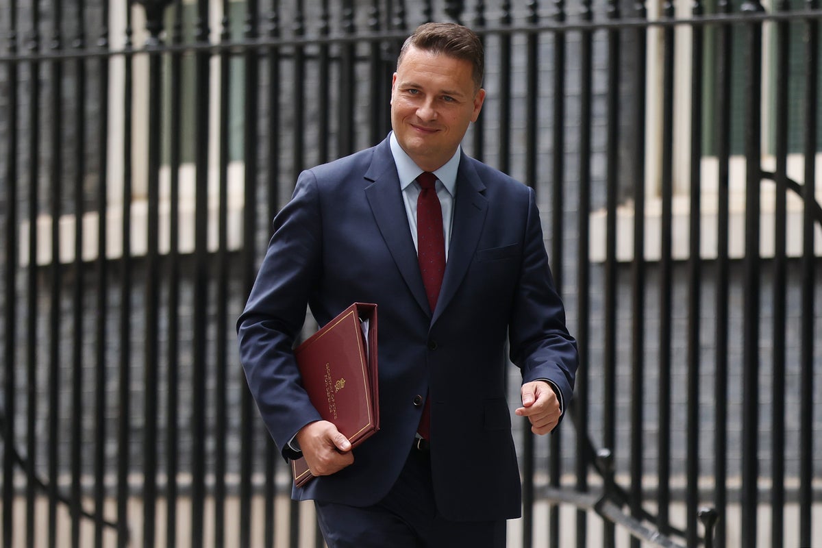 Wes Streeting apologises after prisoner comments picked up by microphone