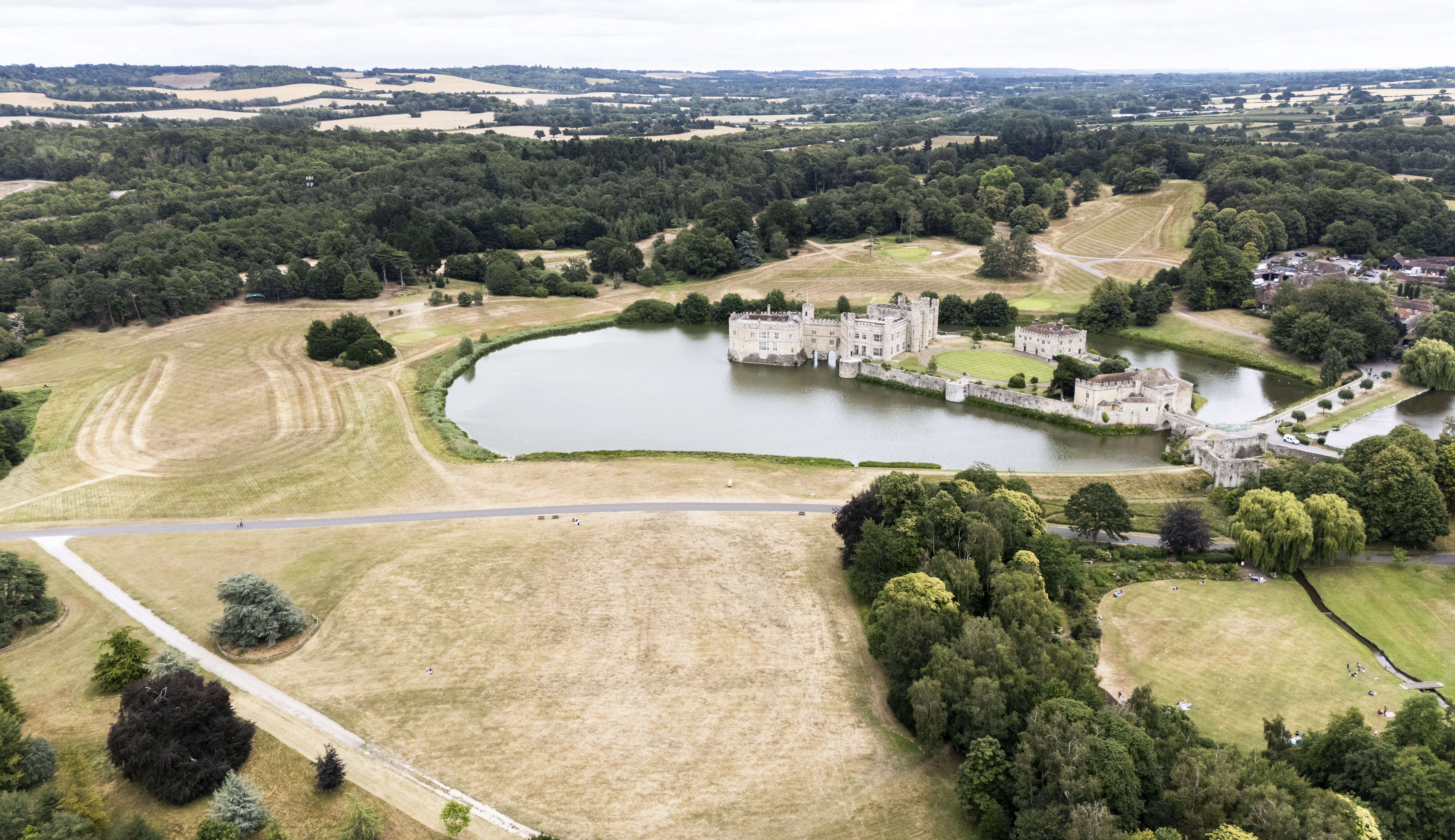 Leeds Castle in Kent surrounded by parched lawns (Gareth Fuller/PA) (PA Wire)